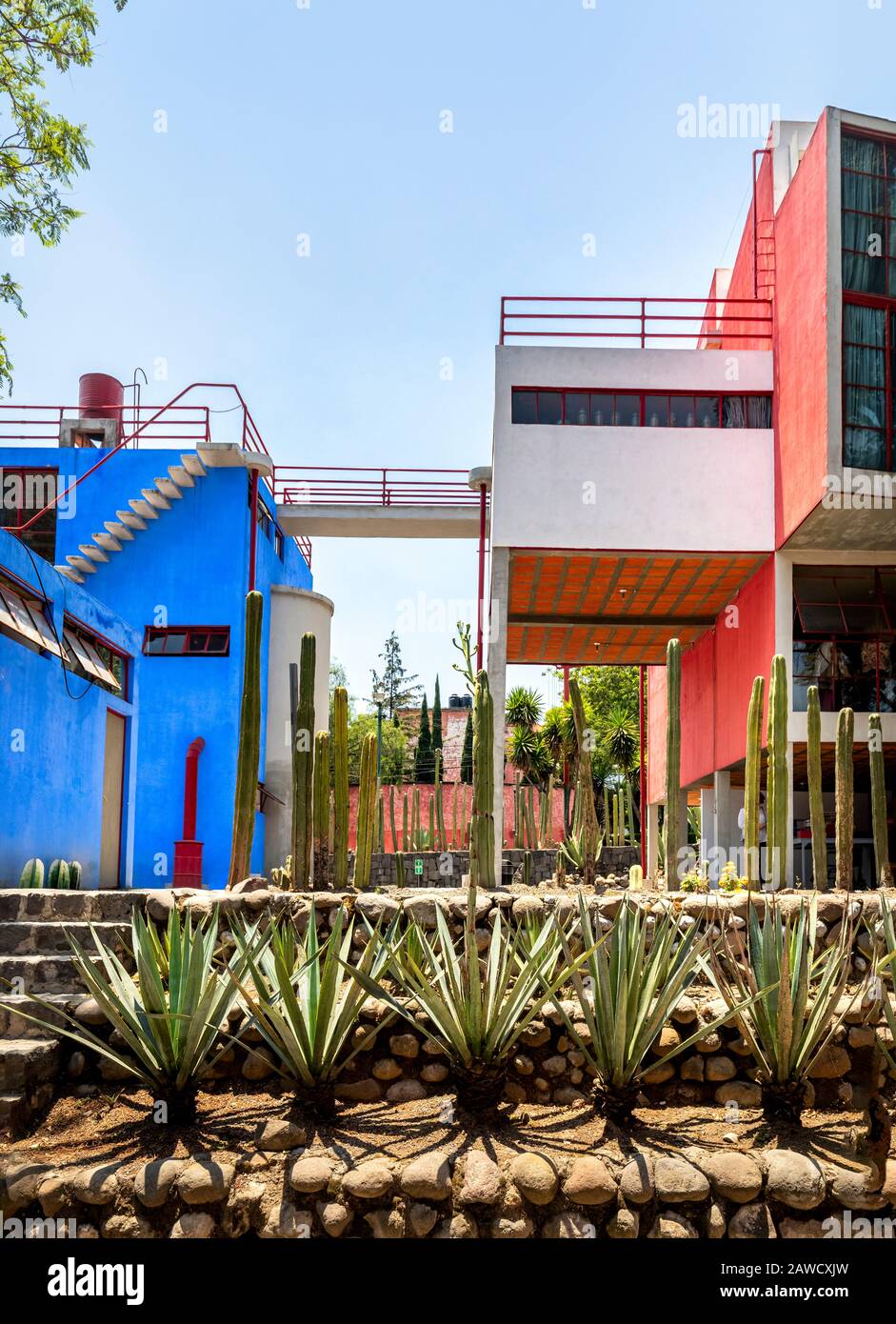 Blick auf die angrenzenden Häuser von Diego Rivera und Frida Kahlo in Mexiko-Stadt, Mexiko. Stockfoto