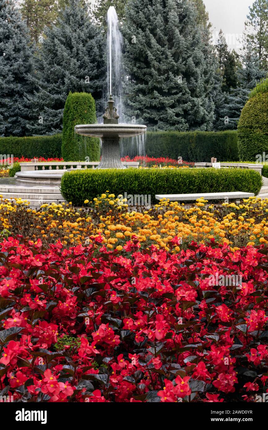 WA17385-00...WASHINGTON - Brunnen im Duncan Garden Bereich des Manito Park, Spokane. Stockfoto