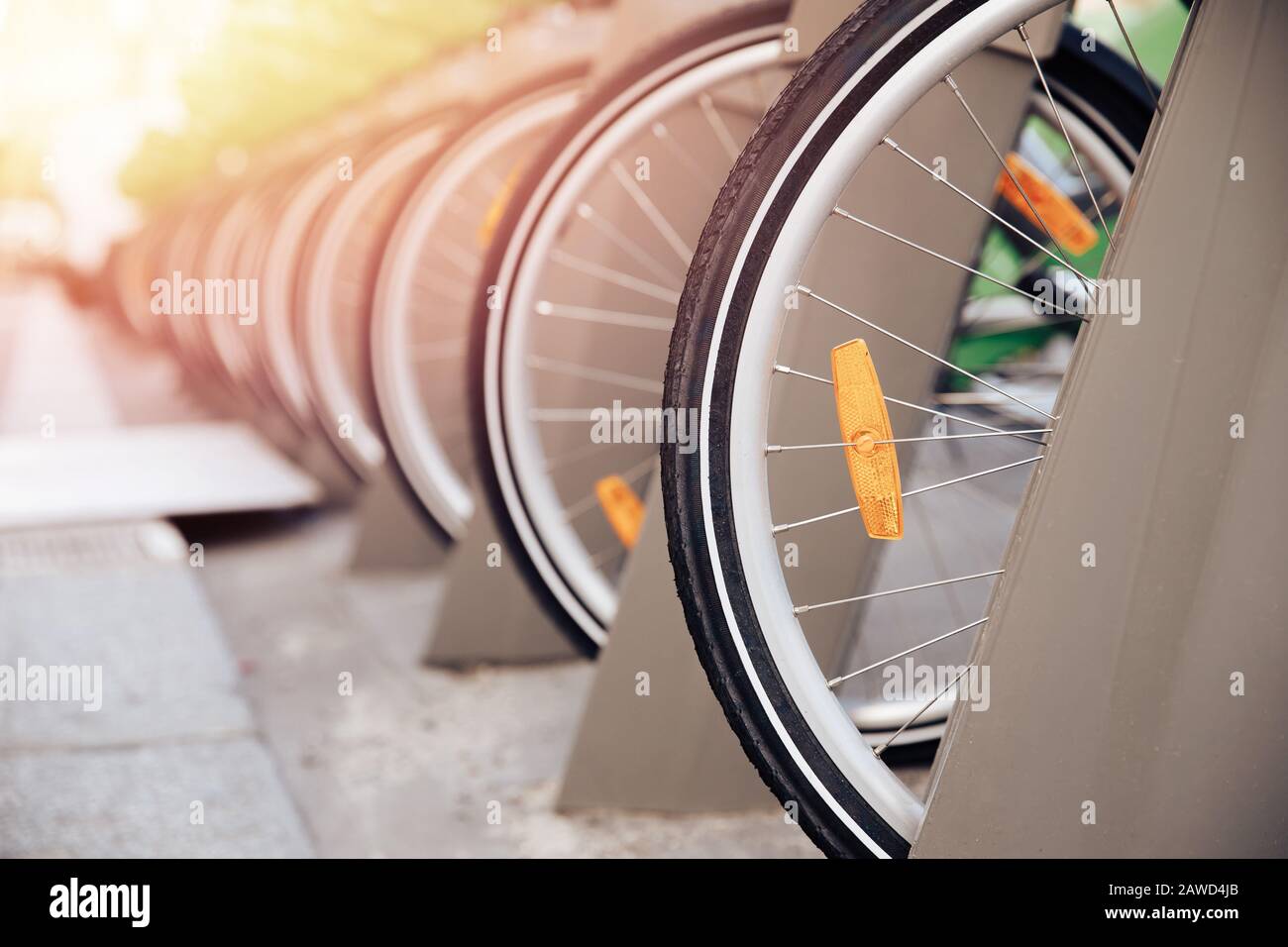 Ein Fahrrad zu mieten, die Anzahl der Räder ist auf den Parkplatz. Stockfoto