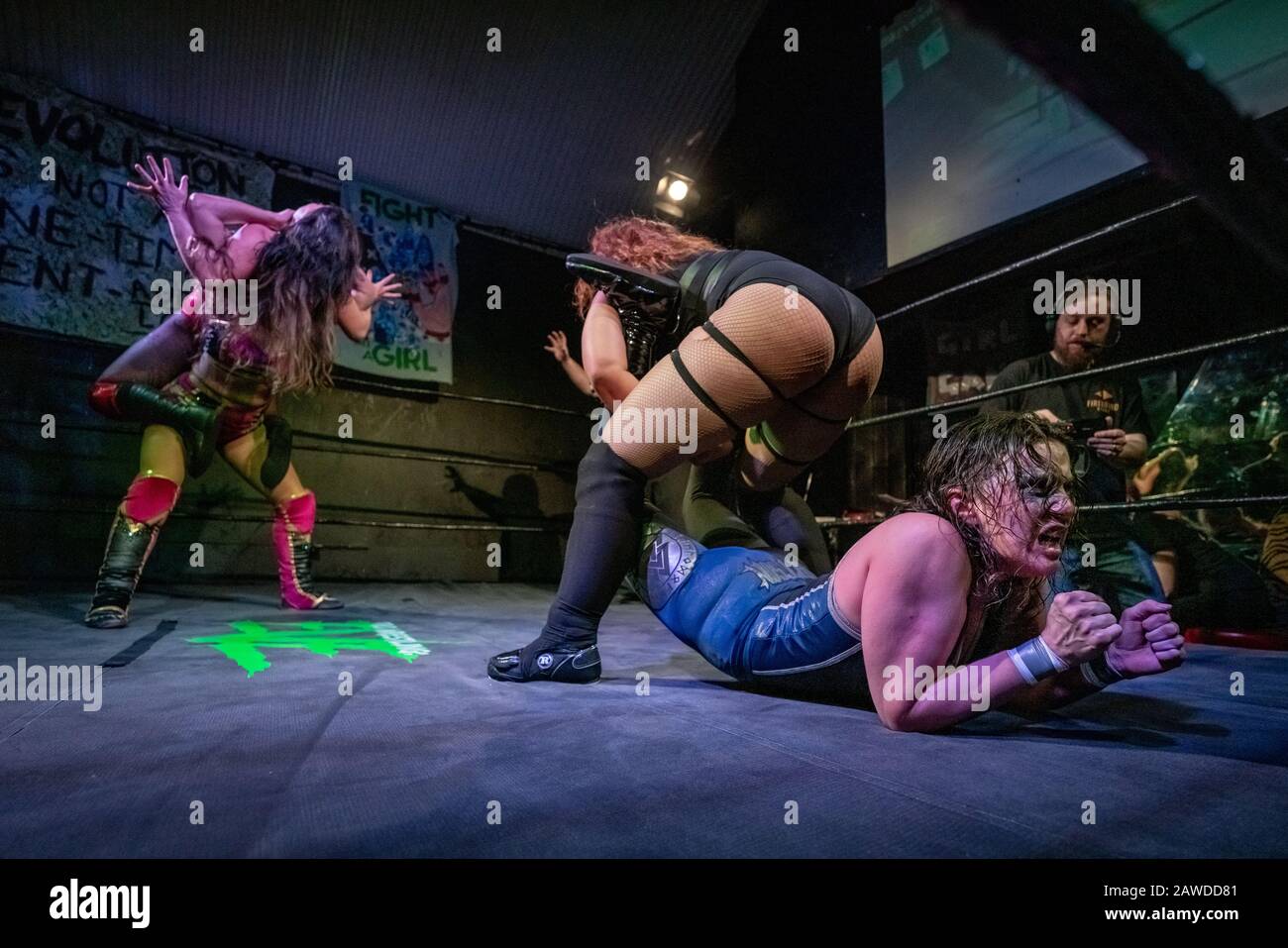 "Reign After Queendom"-Ringer-Turnier von Pro-Wrestling: Eve, eine feministische Punkrock-Promotion mit vollem Kontakt für Ringkämpfe, London, Großbritannien Stockfoto