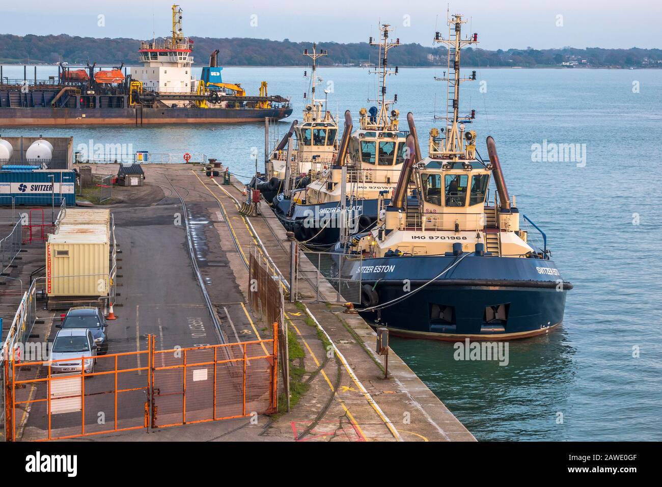 Schlepper Gebunden, Aber einsatzbereit Southampton, Hampshire, Großbritannien Stockfoto