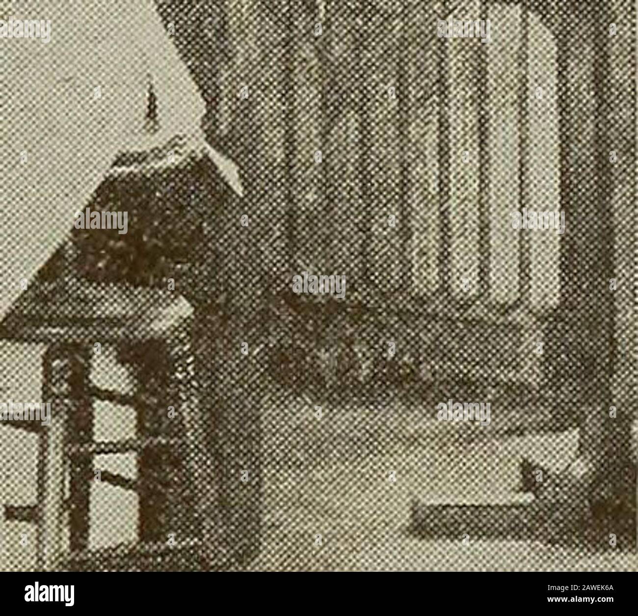 Katalog des Hampton Normal & Agricultural Institute in Hampton, Virginia, für das akademische Jahr .. . Der akademische KURS "Wolldecke WEBEN" Im mittleren Jahr der Jüngeren die Wäscherei wird jeden Tag fortgesetzt. Lektionen werden in der Butterherstellung und der Pflege von Milch gegeben. Beim Kochen und bei der Hausarbeit umfasst der Kurs auch das legen und warten auf den Tisch, das Kochen von Getreide, Gemüse, Eiern, Fleisch, Suppen, einfachen Desserts, Brot-Making, Getränken, Zubereitung und servieren von Familienfrühstücken. Praktische Schulungen in der Haushaltung werden in den Schlafsälen, im Holly Tree Inn und im Lehrersand durchgeführt Stockfoto