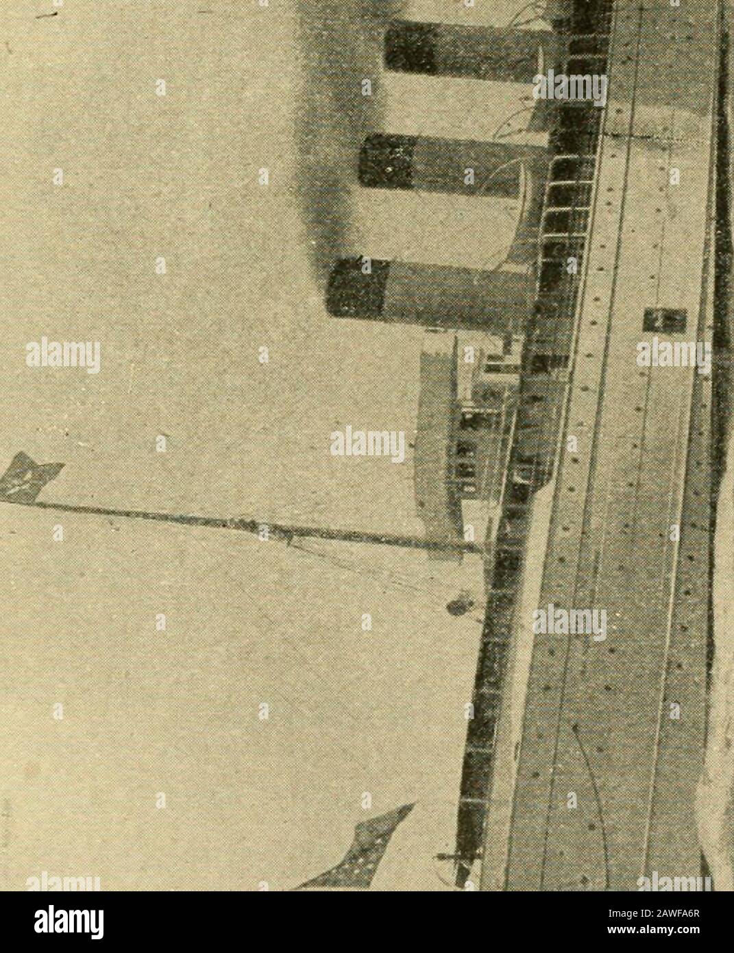 Das nördliche MichiganHandbook für Reisende, einschließlich des nördlichen Teils von unterem Michigan, der Mackinac-Insel und des Sault SteMarie Flusses .. . ^ MIT DEM DAMPFGARER. Der Norden Michig-an mA^^ ist auch über Steamerdirect von Chicag-o oder Detroit aus zu erreichen. Für viele ist der novelt}und der Charme einer Reise auf den Großen Seen das krönende^/Vergnügen einer Sommertour. Trotz der Tatsache, dass bele von Wasserreisen, Schnelligkeit, gibt es Acharm, Ruhe und Unruhe über eine solche Reise, die die meisten Touristen sehr anspricht. Die Einrichtungen des Dampfboattransportwesens sind jetzt so gut ausgestattet und perfekt, um sich die THEHIG-hes zu leisten Stockfoto