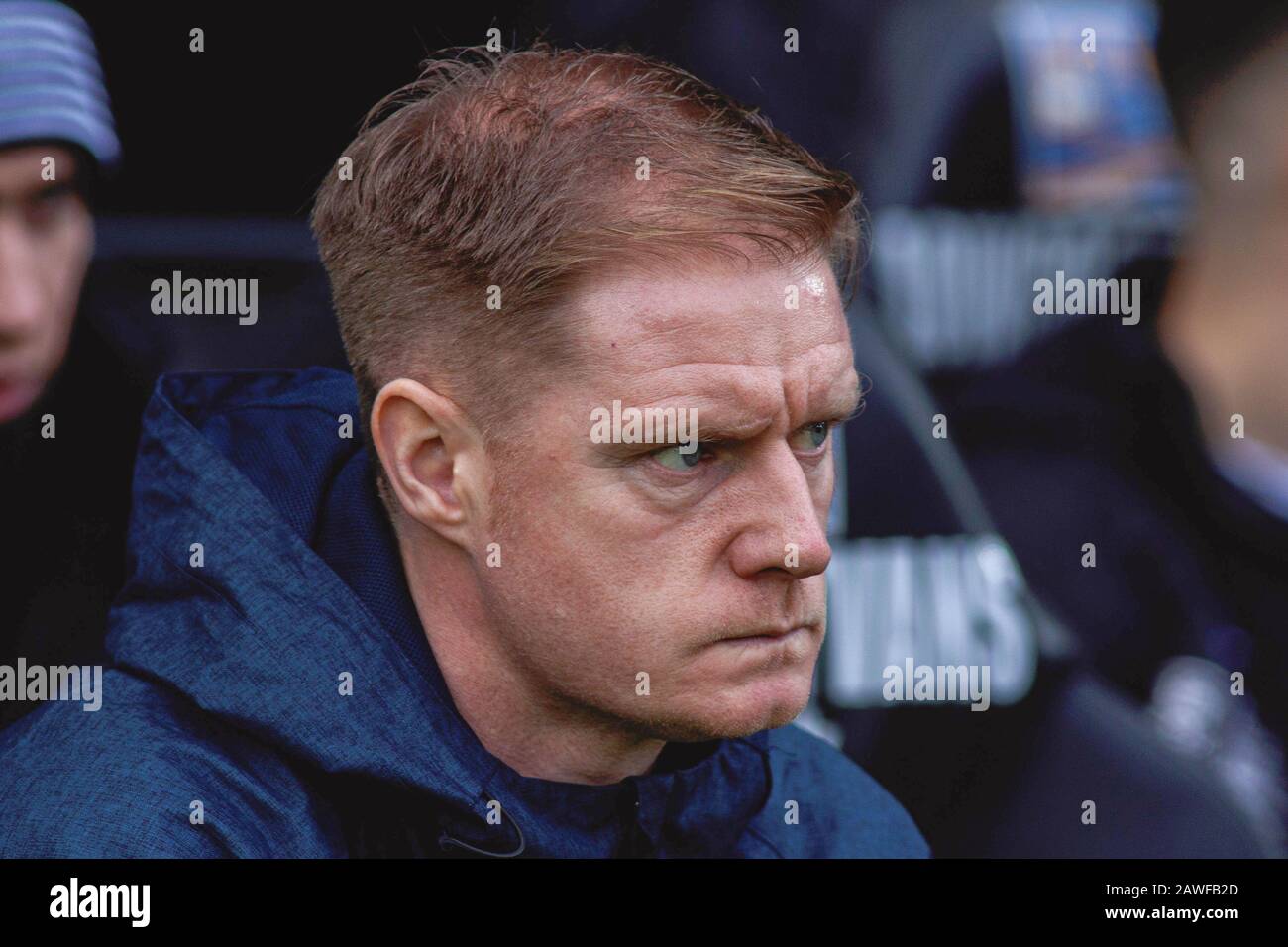 Swansea, Großbritannien. Februar 2020. Swansea City Assistenztrainer Alan Tate im Dugout vor Anpfiff. EFL Skybet Championship Match, Swansea City / Derby County im Liberty Stadium in Swansea, South Wales am Samstag, 8. Februar 2020. Dieses Bild darf nur für redaktionelle Zwecke verwendet werden. Nur redaktionelle Nutzung, Lizenz für kommerzielle Nutzung erforderlich. Keine Verwendung bei Wetten, Spielen oder einer einzelnen Club-/Liga-/Spielerpublikationen. PIC von Lewis Mitchell/Andrew Orchard Sportfotografie/Alamy Live News Credit: Andrew Orchard Sportfotografie/Alamy Live News Stockfoto