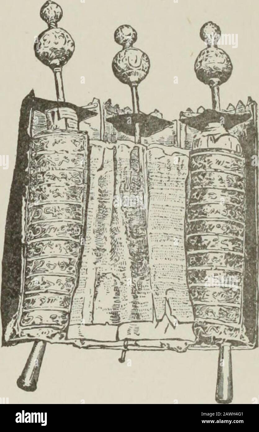 Das beliebte und kritische Bibellexikon und das Schriftwörterbuch, das alle religiösen Begriffe, einschließlich biographischer, geographischer, historischer, archäologischer und lehrerischer Themen, vollständig definiert und erklärt hat, und so, es ist unwahrscheinlich, die Hebräer. Über B. C. 3670 begannen sie, auf die inneren Filme oder Felle von Theirpapier-Schilf zu schreiben. Hcsiods Werke wurden auf Tafeln aus Blei geschrieben; die römischen Gesetze über zwölf Esslöffel Messing; Solons auf Holz; und die von Godon-Stein, wahrscheinlich Marmor. In der Antike schrieben die Perser und Ionier über Felle. WhenAttalus, König von Pergamos, formte sein li Stockfoto