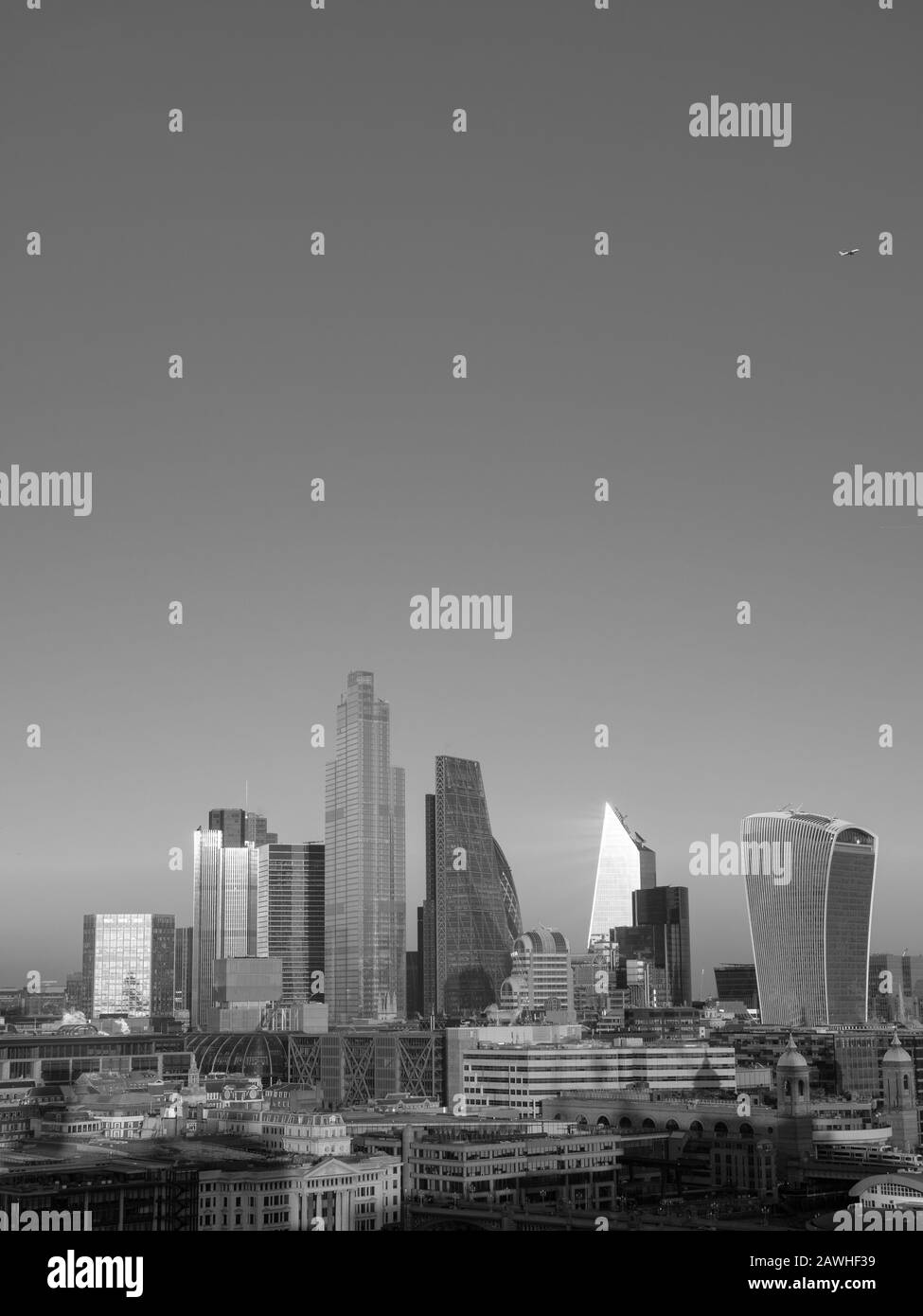 Schwarzweiß-Landschaft von Skyline of City of London, London, England, Großbritannien, GB. Stockfoto