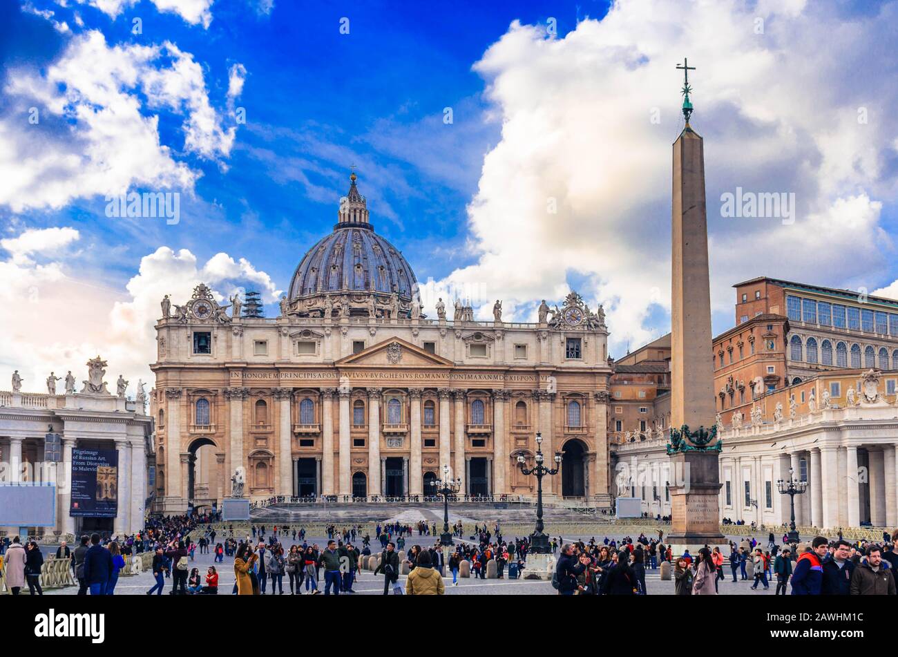 Vatikan, Rom - Blick auf den Petersdom und den Platz im Vatikan, Italien Stockfoto