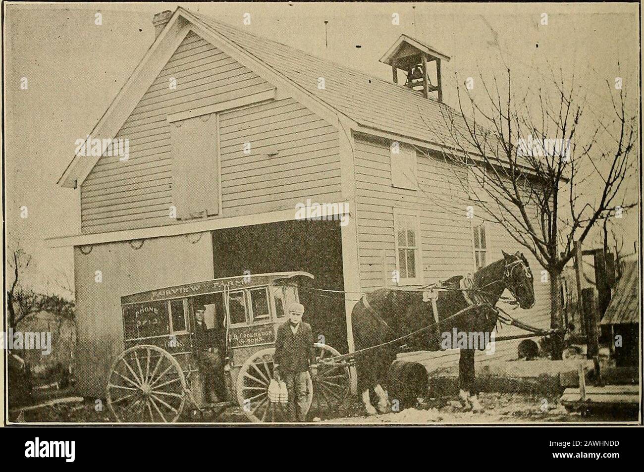 Geschichte und Verzeichnis von Newton and Ransom Townships, Lackawanna County, Pennsylvania; . im Besitz von George Bicf-ecker. Er baute ein Blockhaus in der Nähe von Jennings Drake und ein paar Jahrslatern baute das Haus, in dem F. H. Cooper heute wohnt. Er war einer der ersten Friedensrichter in diesem Abschnitt, der das Amt mehrere Jahre lang bekleidete. Seine Familie bestand aus Kleinkindern, nämlich: George, der elf Jahre alt starb, Dorcas (Mrs John Hice), Phebe (Mrs Horace Lifts), Jepha, Rosanna(Mrs S. K. Richards), Alvy, Peter, Flarveyand Harry. Der Iavo Älteste wurde in Neu Geboren, Sein Vater starb, wie er war Stockfoto