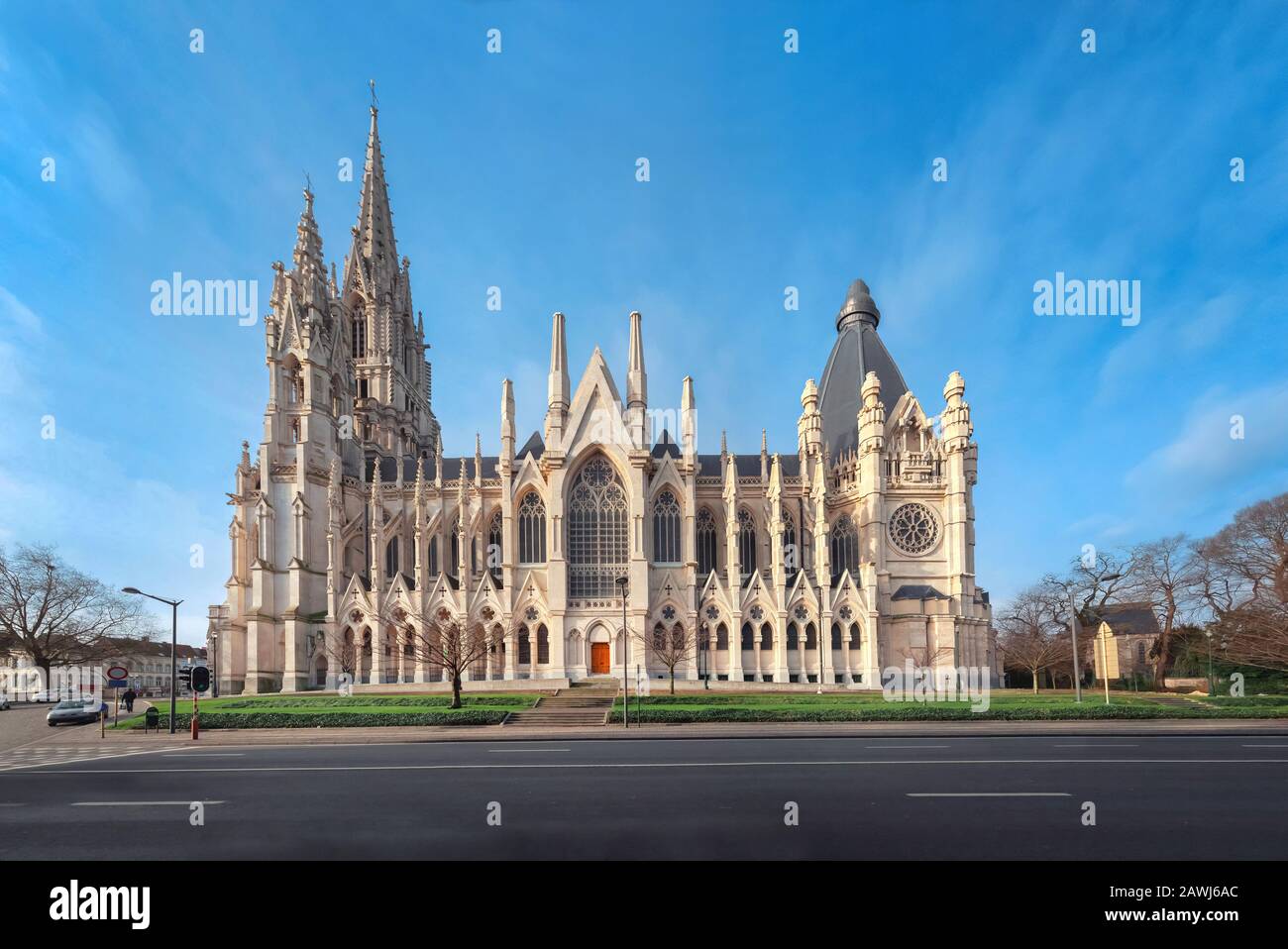 Brüssel, Belgien. Blick auf die neugotische Liebfrauenkirche von Laeken Stockfoto