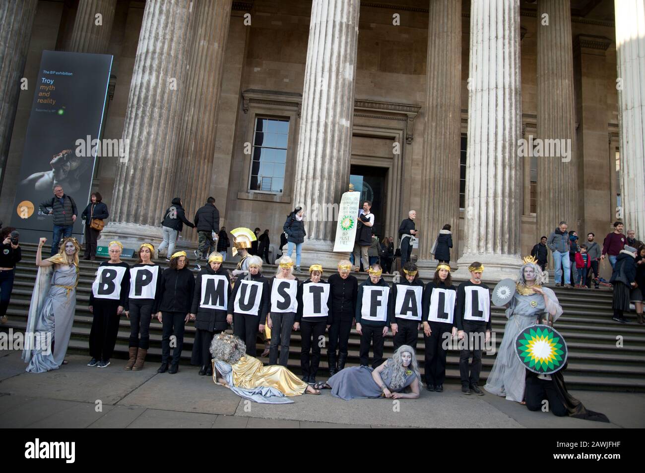 British Museum London 8. Februar 2020. Protest gegen das Sponsoring der Ausstellung Troy, Myth and Reality durch BP (British Petroleum). Proteste Stockfoto