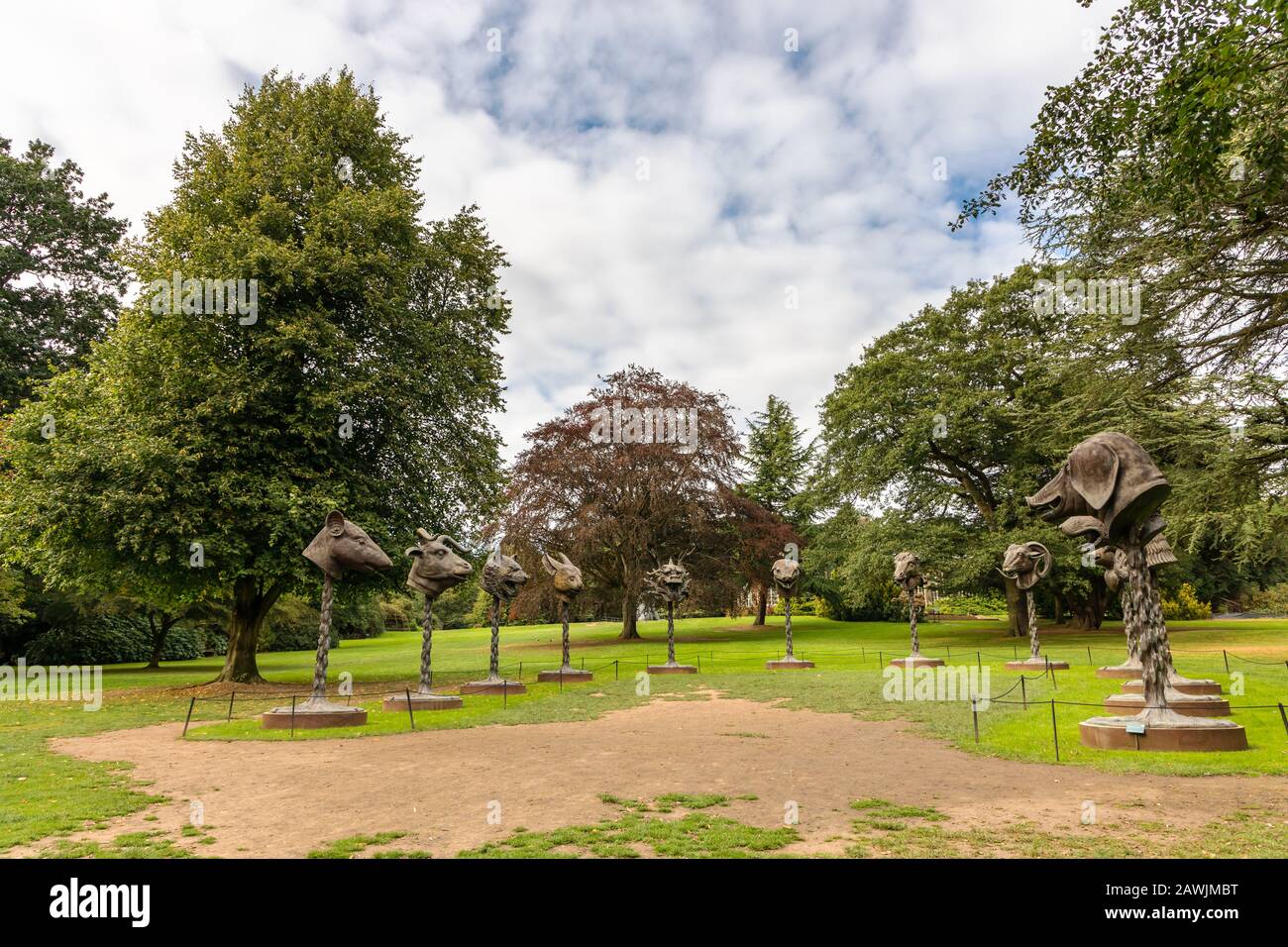 Kreis der Tiere von Ai Weiwei's, Zodiac Heads (2010) im Yorkshire Sculpture Park in der Nähe von Wakefield, Großbritannien. Stockfoto