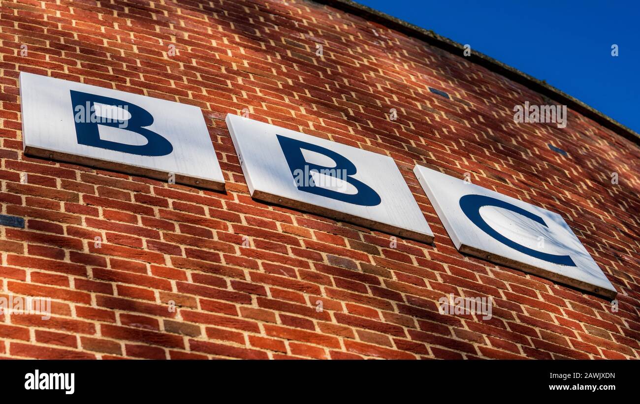 BBC Sign im BBC East HQ in Norwich, das die Region East Anglia und einen Teil der East Midlands bedient. Stockfoto