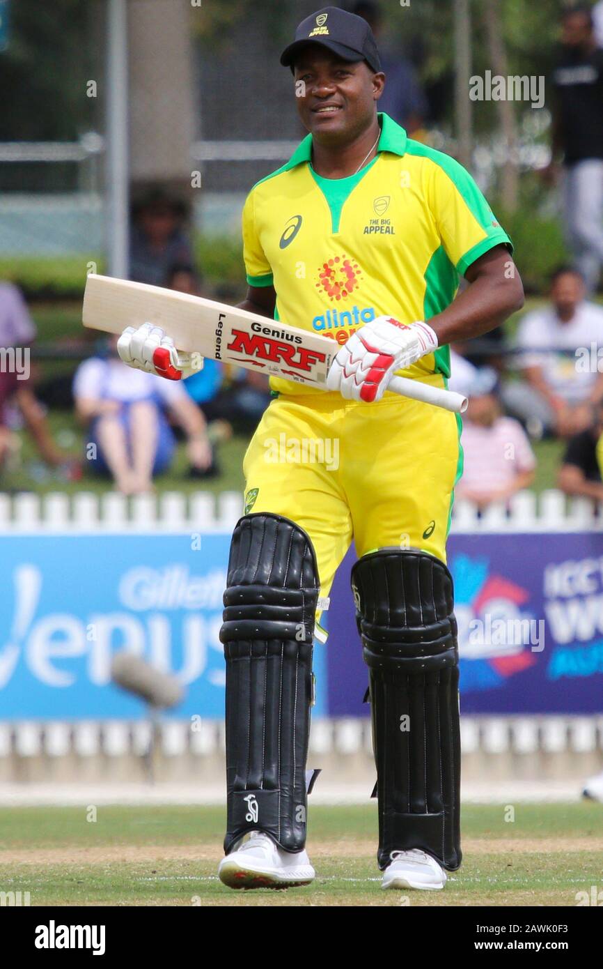 Kreuzung Oval, Melbourne, Victoria, Australien. Februar 2020. Das Bushfire Cricket Legends Bash Charity Match - Brian Lara während des Spiels - Image Credit: Brett keating/Alamy Live News Stockfoto