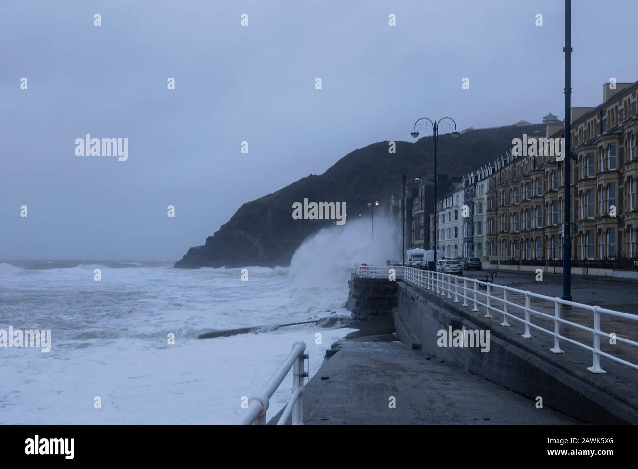 Sturm Ciara trifft Aberystwyth bei Flut und verursacht verheerende Schäden. Stockfoto