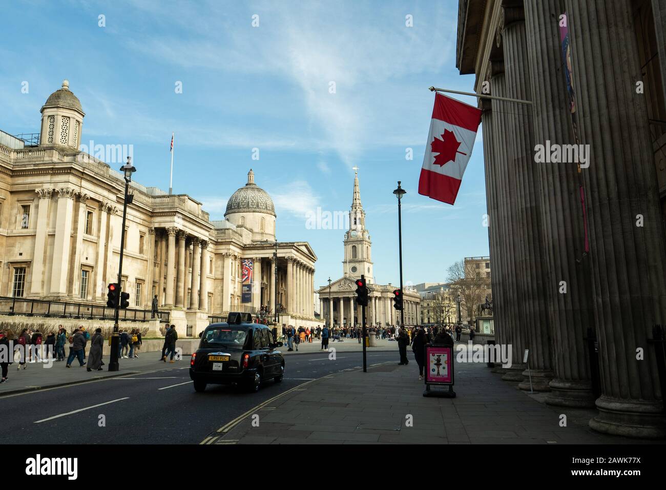 National Gallery (links), St Martin in the Fields Church (Mitte) und Canadian Embassy (ganz rechts), London. Stockfoto