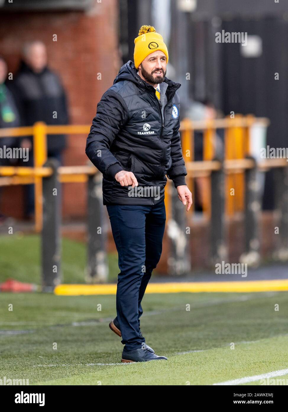 Alloa, Schottland, Großbritannien. Februar 2020. Indobrill Stadium Alloa, Alloa Clackmannashire, Schottland; Scottish Cup Football, BSC Glasgow gegen Hibernian; Stephen Swift Manager von BSC Glasgow FC beobachtet ängstlich. Gutschrift: Action Plus Sports Images/Alamy Live News Stockfoto