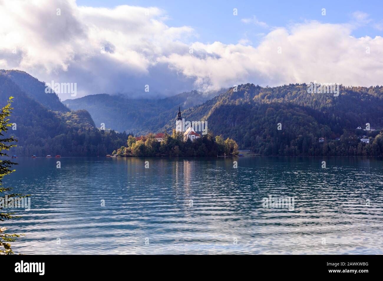 Bled Kirche steht auf einer Insel mitten im See. Julische Alpen. Slowenien Stockfoto