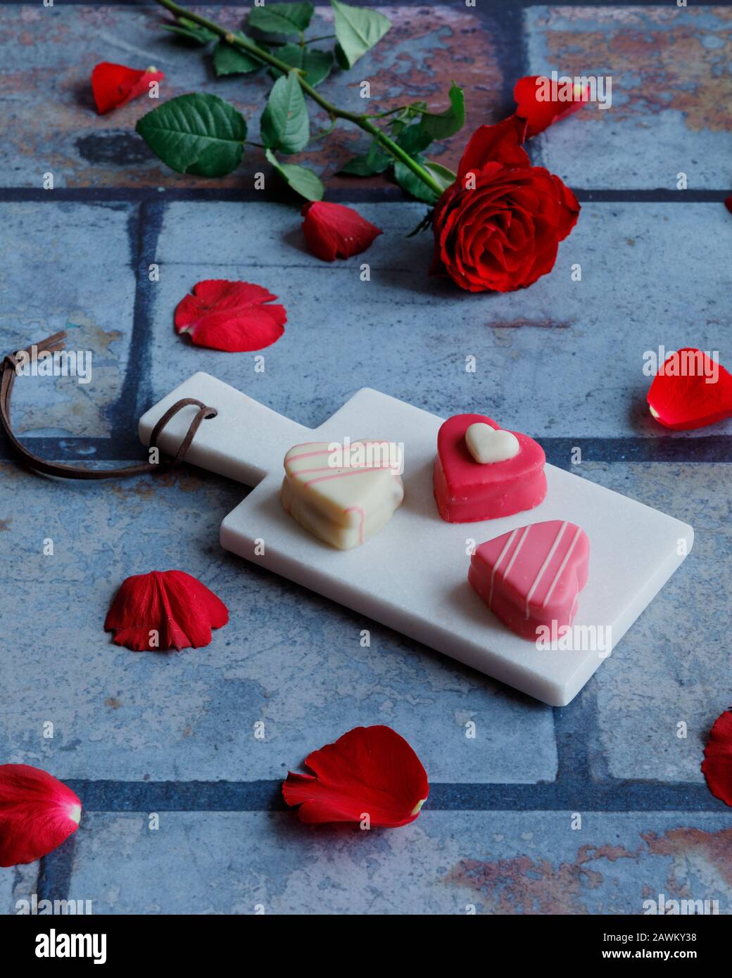Süßigkeiten und Rosen Stockfotos und -bilder Kaufen - Alamy