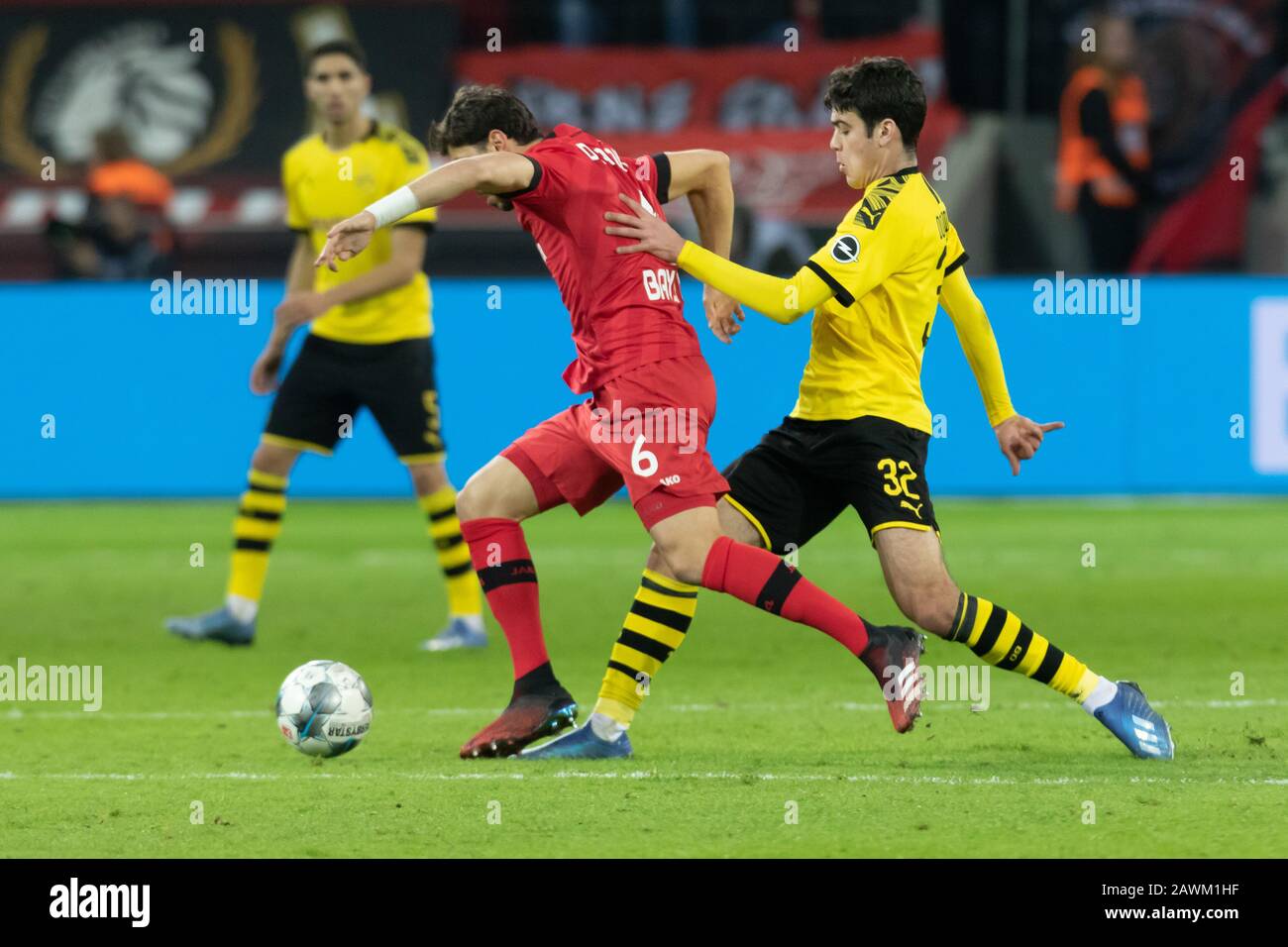 Leverkusen, 08.02.2020, Bundesliga, Spieltag 21, Bayer 04 Leverkusen gegen Borussia Dortmund, DFL-REGELUNGEN VERBIETEN JEDE VERWENDUNG VON FOTOS A Stockfoto