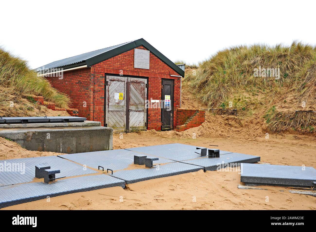 Wasserpumpwerk amongt die Sanddünen in St. Annes am Meer Stockfoto