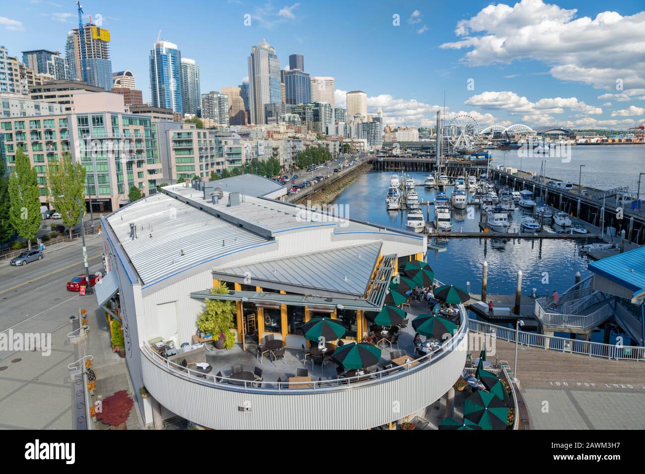 Blick auf das Belltown-Viertel von Seattle während der Tageszeiten Stockfoto