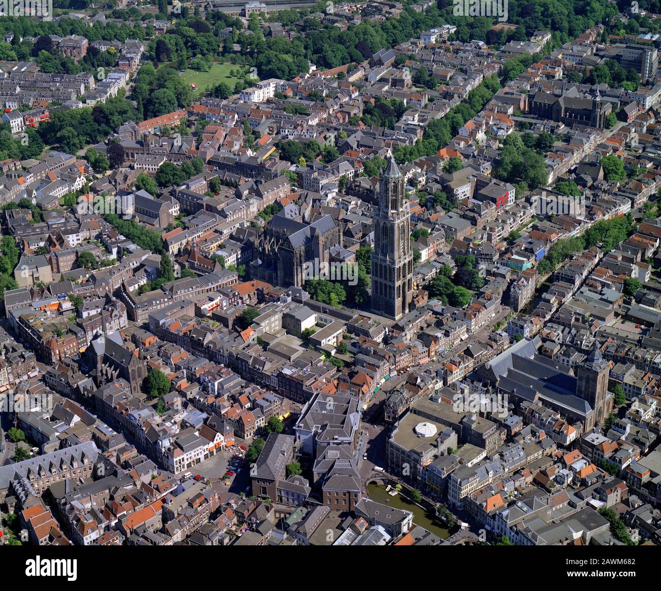 Utrechter, Holland, 20. Juni 1989: Historisches Luftbild von Dom van Utrechter im Zentrum von Utrechter, Holland Stockfoto