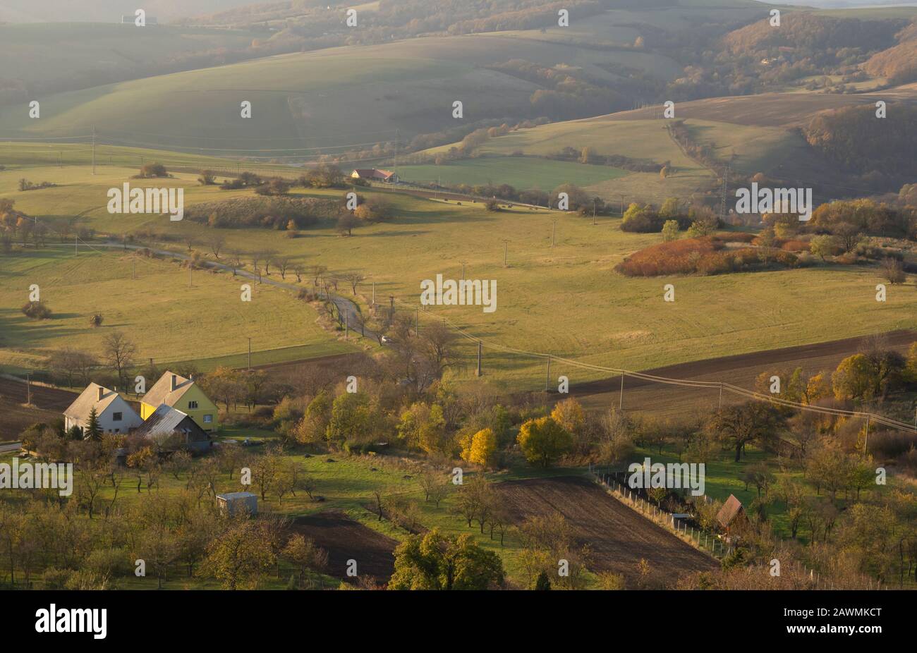 Abgelegene ländliche Siedlung in wunderschöner Natur Stockfoto