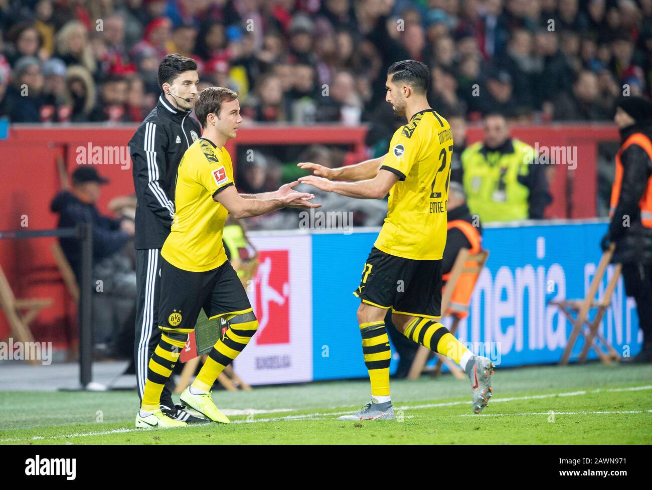 Ersatz Emre KANN (TUN) für Mario GOETZE l. (Gv? Tze, DO), Ersatz, Fußball 1. Bundesliga, 21. Spieltag, Bayer 04 Leverkusen (LEV) - Borussia Dortmund (DO) 4:3, am 08.02.2020 in Leverkusen/Deutschland. ¬ Nutzung weltweit Stockfoto