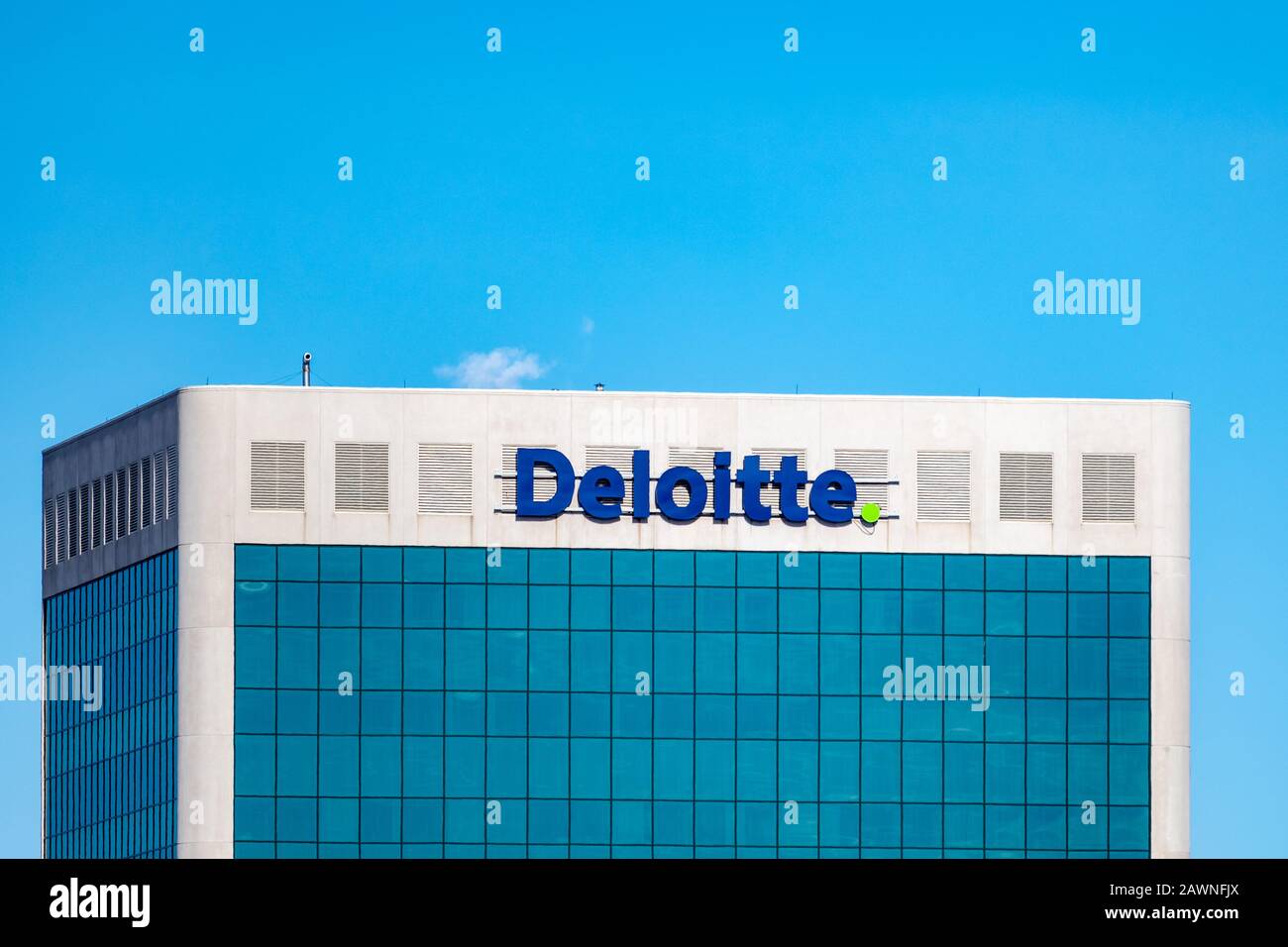 Die Niederlassungen von Deloitte Canada am 515 Legget Drive im Gebiet Kanata North in Ottawa. Deloitte ist ein globales Buchhaltungs- und Dienstleistungsunternehmen Stockfoto