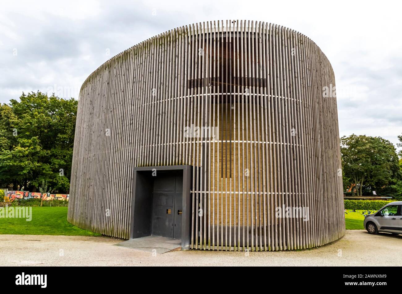 Versöhnungskapelle (deutsch: Kapelle der Versöhnung) ist eine Gottesdienststätte in Berlin. Steht vor Ort der alten Versöhnungskirche Stockfoto