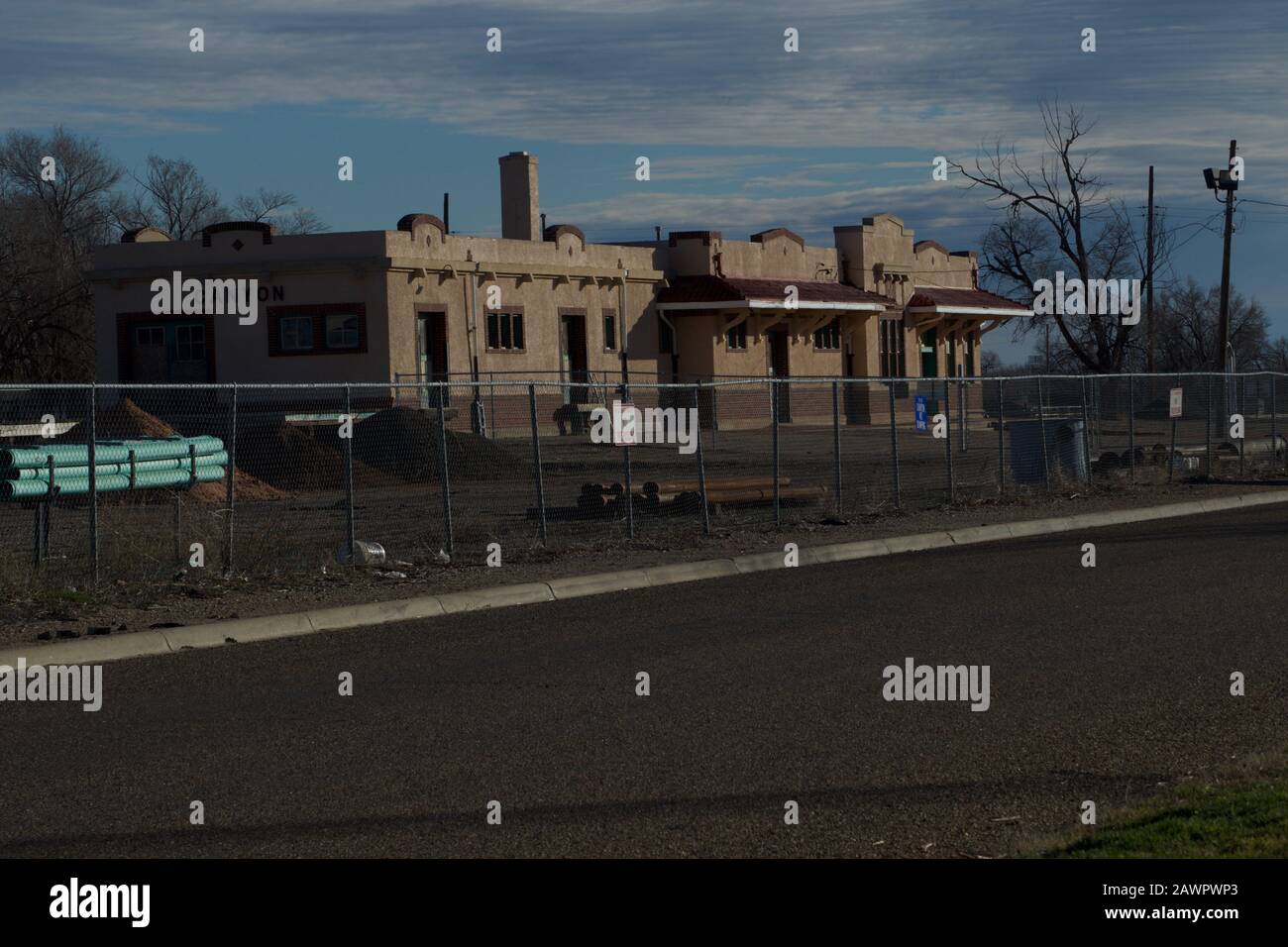 Bahnhof/Passagierstation von Old Santa Fe und Historisches Texas Monument in Canyon, Texas. Stockfoto