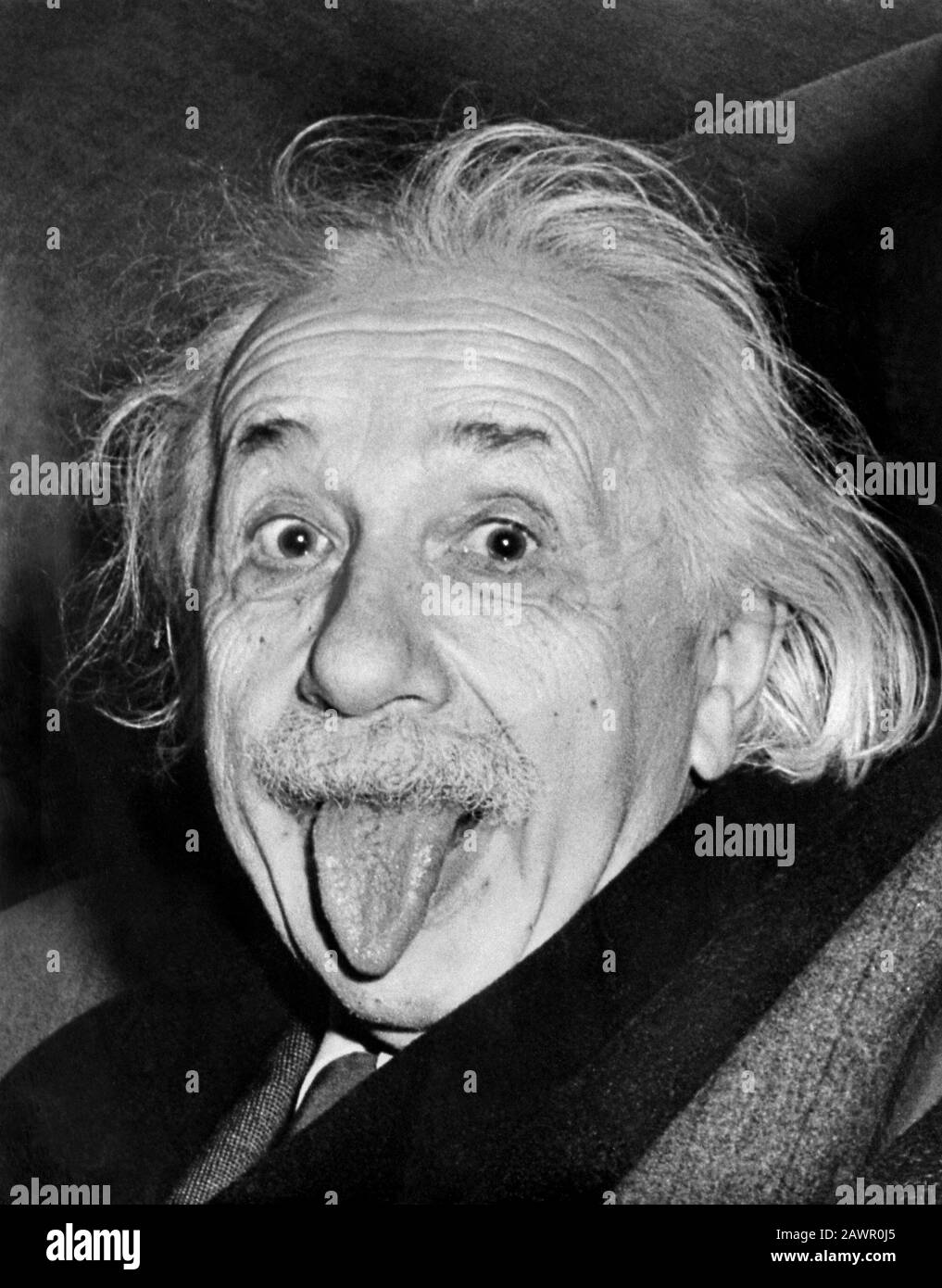 1951 , 18. märz , BOSTON , USA : Der deutschstämmige Schweizer Physiker ALBERT EINSTEIN (* 1879; † 1955), Nobelpreisträger von 1921 . In diesem Foto kleben Stockfoto