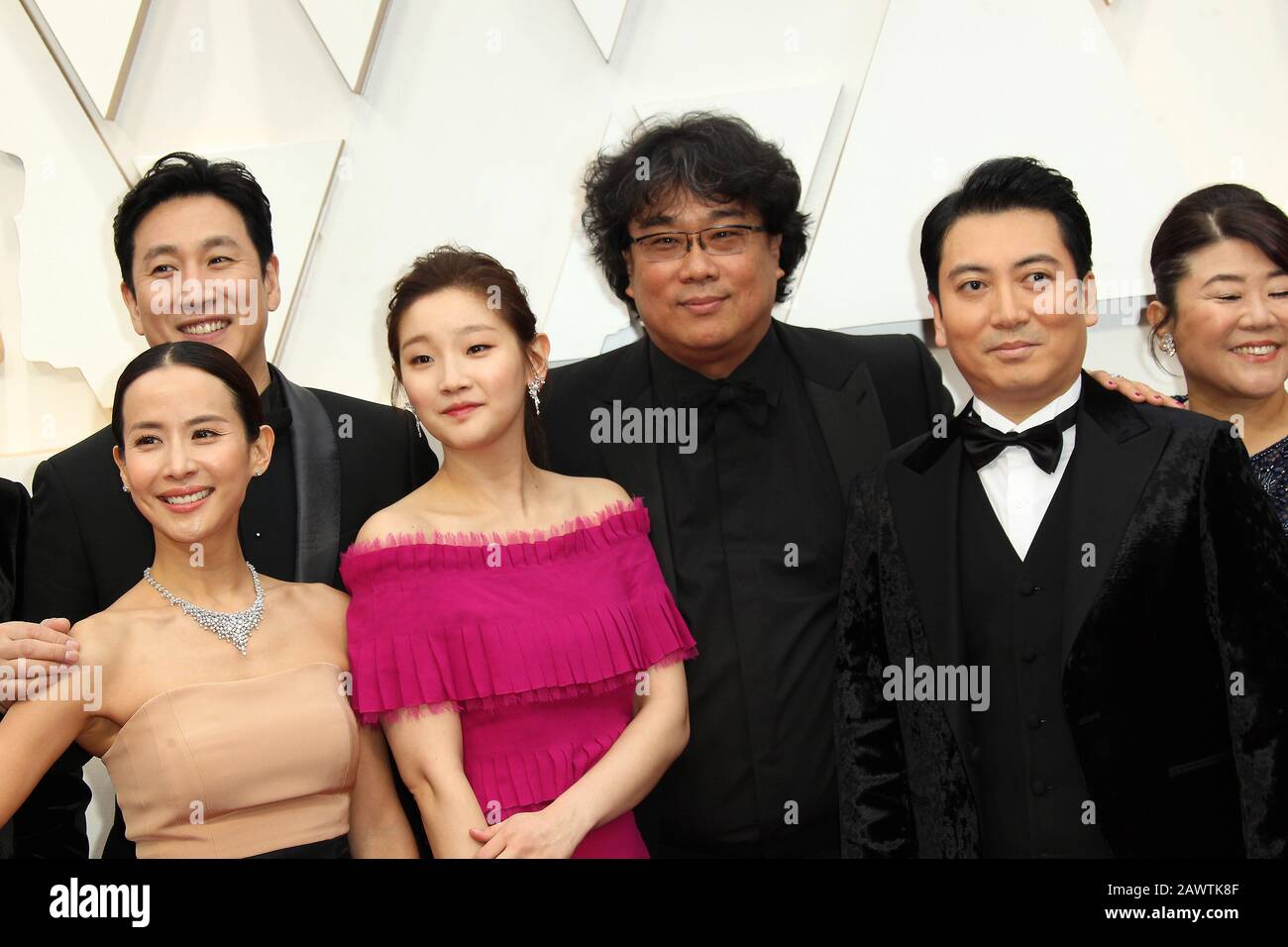 Los Angeles, Kalifornien, USA. Februar 2020. Cast of Parasite, Bong Joon-ho, Song Kang-ho, Lee Sun-kyun, Cho Yeo-jeong und Park So-Dam. 92. Annual Academy Awards der Academy of Motion Picture Arts and Sciences im Hollywood & Highland Center. Foto Credit: AdMedia/MediaPunch Credit: MediaPunch Inc/Alamy Live News Stockfoto