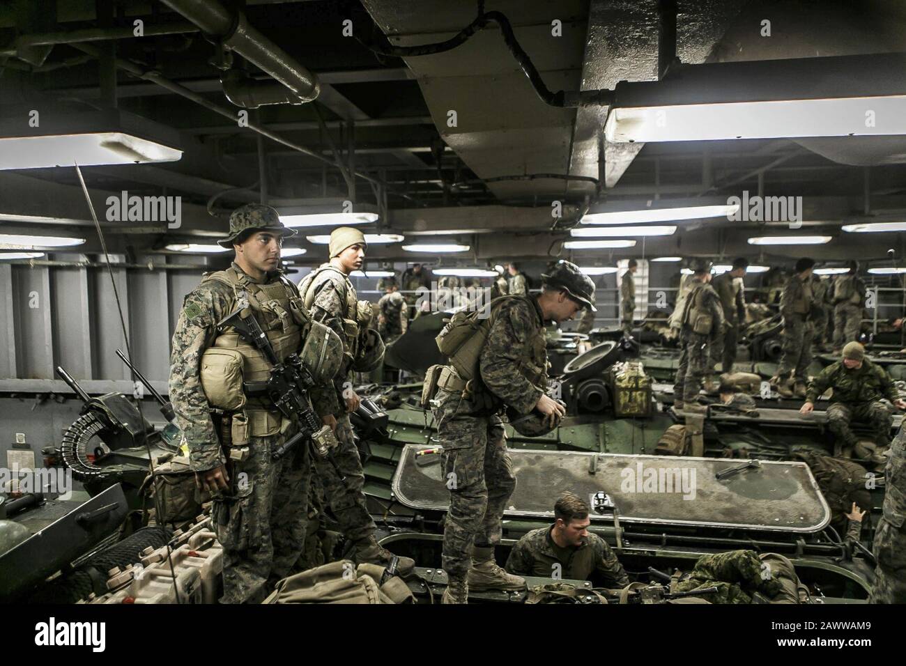 Fox Co. Kehrt nach dem Training in Litauen während BALTOPS (40883357250) zur USS Oak Hill zurück. Stockfoto