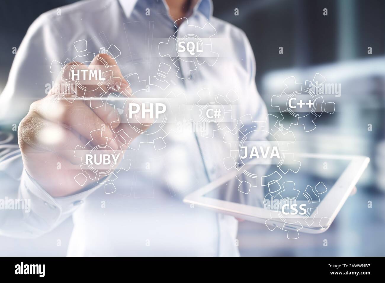 Konzept der Webentwicklungstools auf virtuellem Bildschirm. Programmiersprache und Skripte. PHP, SQL, HTML, Java und andere Stockfoto