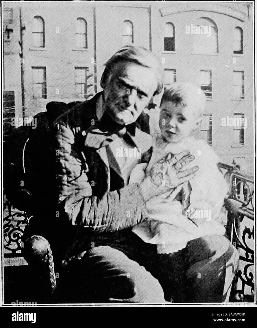 Joseph Jefferson; Reminiszenzen an einen Mitspieler . h folgt natürlich keinem Teil, gegen den Jef-ferson Einspruch erhebt, wird gedruckt. 197 JOSEPH JEFFERSON All-Star Rivals Tour, Springfield, Mass., 3. Mai 1896. Kam aus New York mit Mrs Drew, N. auf C. Goodwin, Edward Holland, Joseph Hol-Land, Fanny Rice und Joseph Brooks. Bei der Ankunft in Springfield fuhren die Pullmancars, die seitlich am Fluss lagen. Herr Jeffer-son, Julia Marlowe-Taber und Robert Taberwaren im Salon, im Speisesaal, im Morgenzimmer-Pullman-Auto und in den Begrüßungen über uns saßen wir zum Abendessen zusammen, was ausgezeichnet war Stockfoto