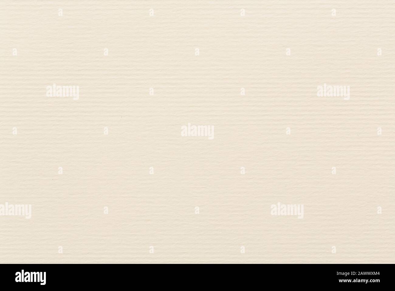Quadratisches, pinkfarbenes Wasserfarbenpapier als Hintergrund. Hochwertige Textur. Stockfoto