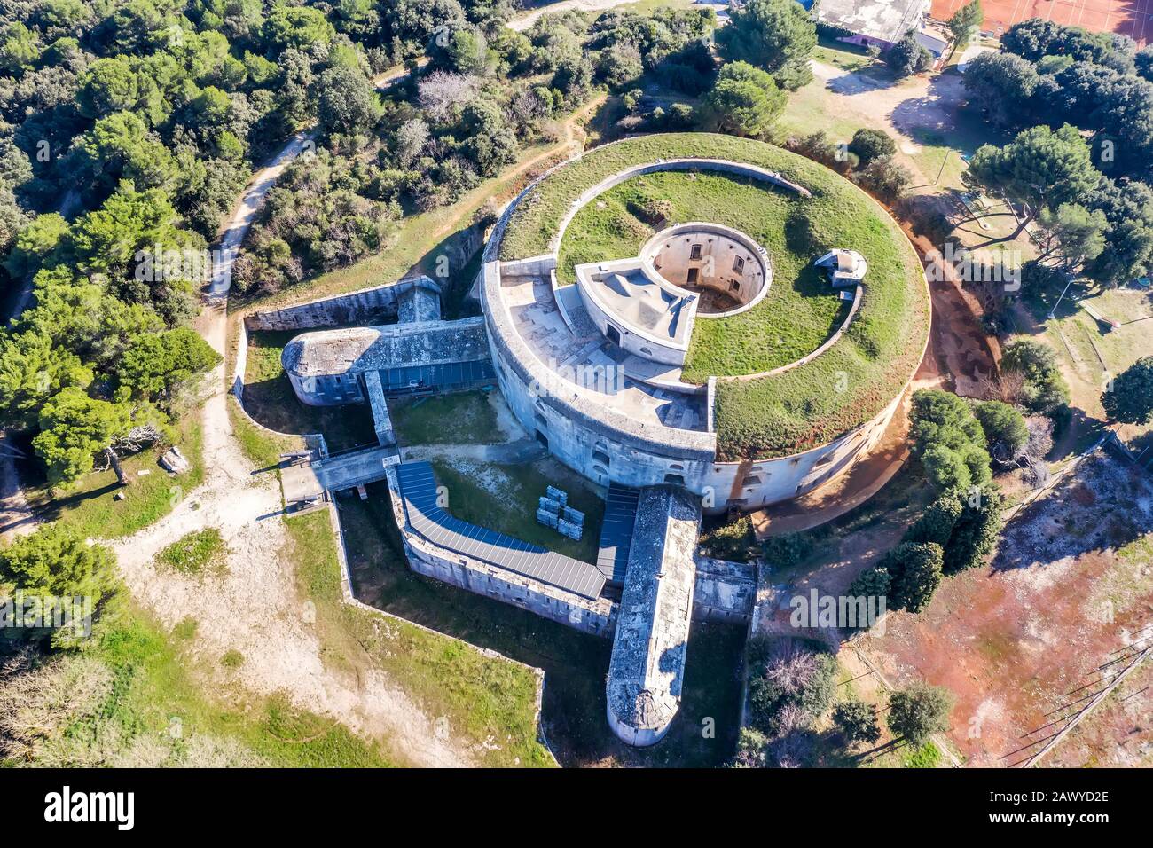 Ein Luftbild von Fort Bourguignon, einer Festung, die während des österreichischen Kaiserreichs in Pula, Istrien, Kroatien erbaut wurde Stockfoto