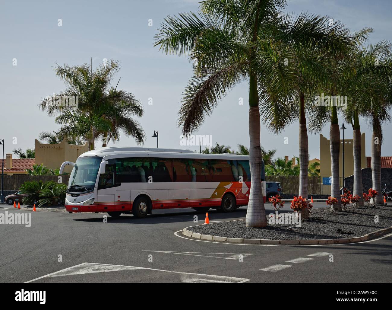 Transferbus vom Flughafen zum Ferienort oder Hotel. Stockfoto