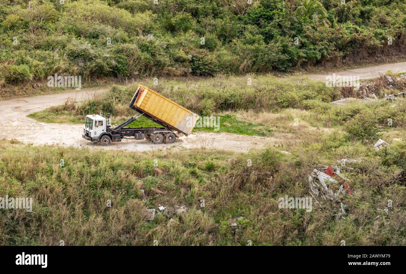 Alter verlassener Lastwagen auf der Insel St. Martin Stockfoto