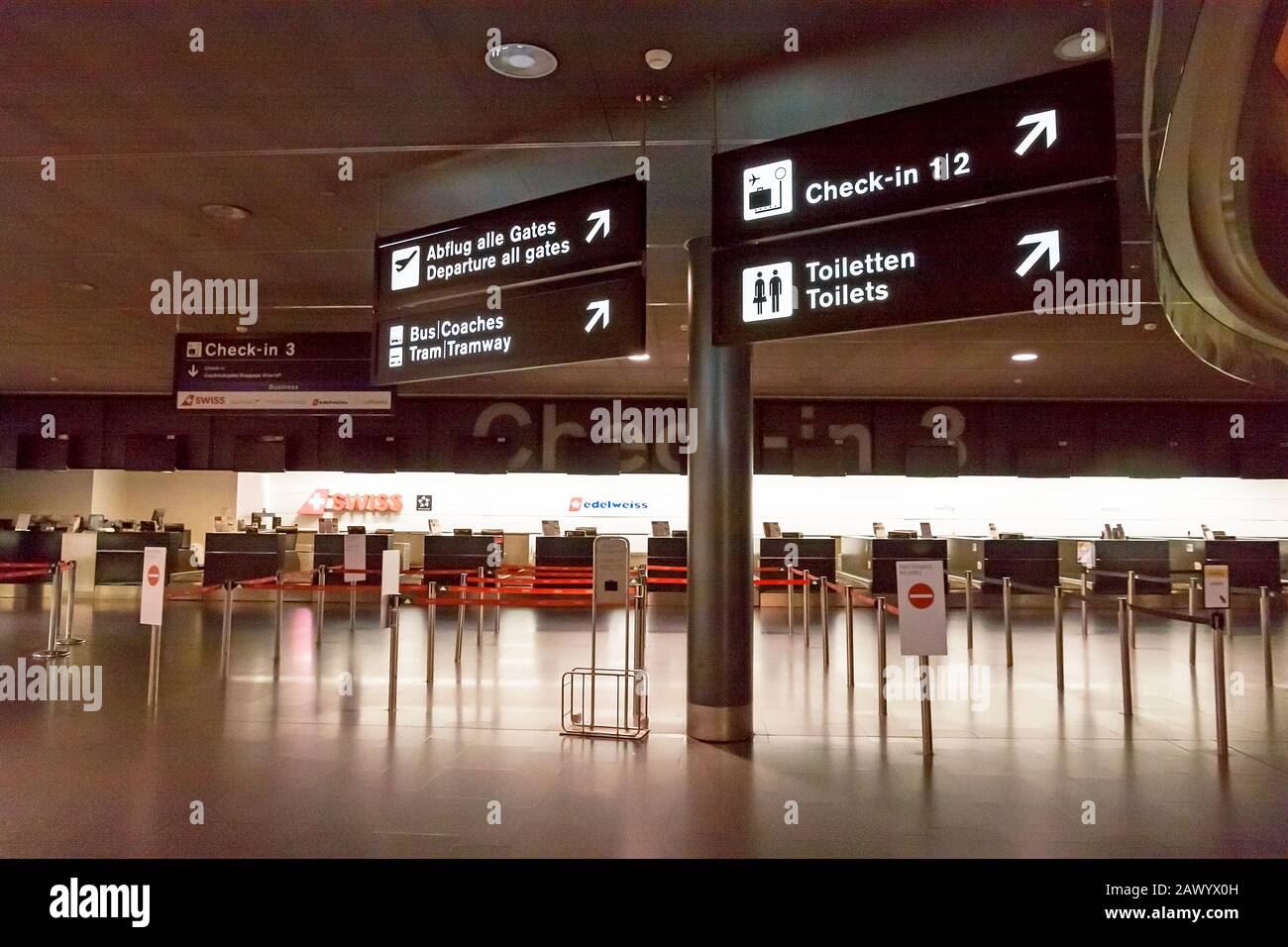 Flughafen Zürich Check In 3 Parking www.alamy.de