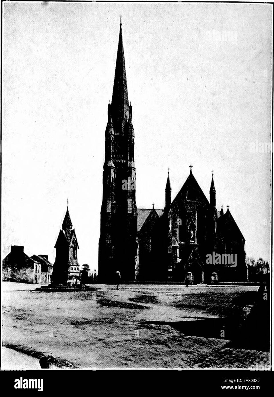 Die katholische Enzyklopädie (Band 9); ein internationales Nachschlagewerk über Verfassung, Doktrin, Disziplin und Geschichte der katholischen Kirche. Vertrag 8Tone. Limerick-Aufschrift; * Der Vertrag von Limerick. Signiert a. U. 1691 Aasterium und Schule in Mungret. Diese Schule wurde weich, dass sie gleichzeitig 1.500 Schüler hatte. AnofTshoot aus Mungret war eine Einsiedelei in Kill-Mun-chin, in der Nähe von Limerick. Thither St. Munchin ging in den Ruhestand, und dort verbrachte er seine letzten Jahre, und zweifellos wurden diese Einsiedelei und von Mungret die geistigen Nöte des umliegenden Bezirks versorgt. Aber als yetthere wa Stockfoto