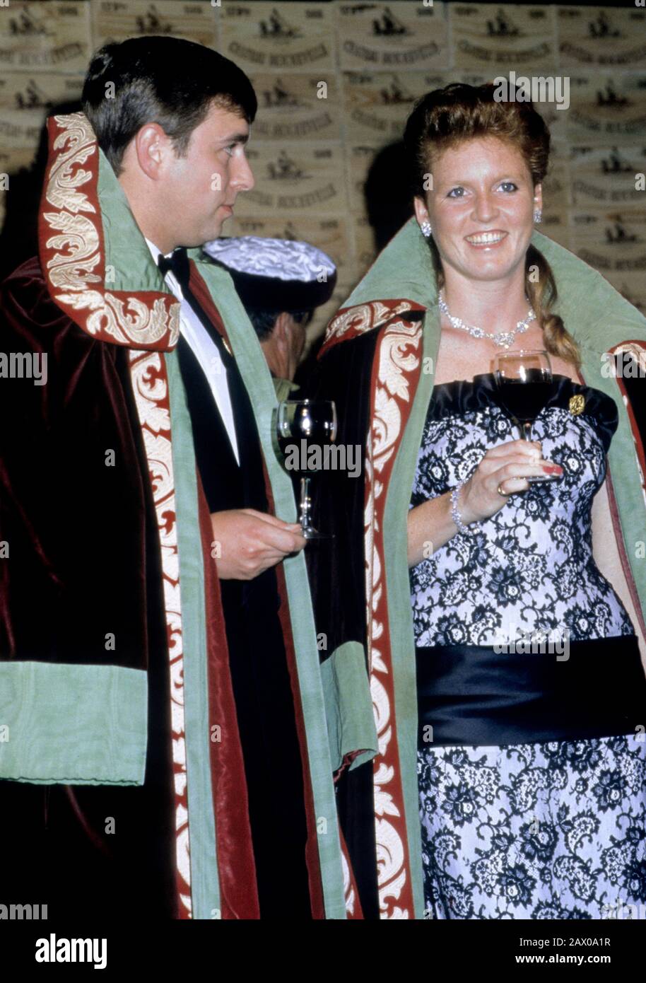 Prinz Andrew und Sarah Ferguson - Die Herzogin und Herzogin von York Weinprobe in Bordeaux, Frankreich Juni 1987 Stockfoto