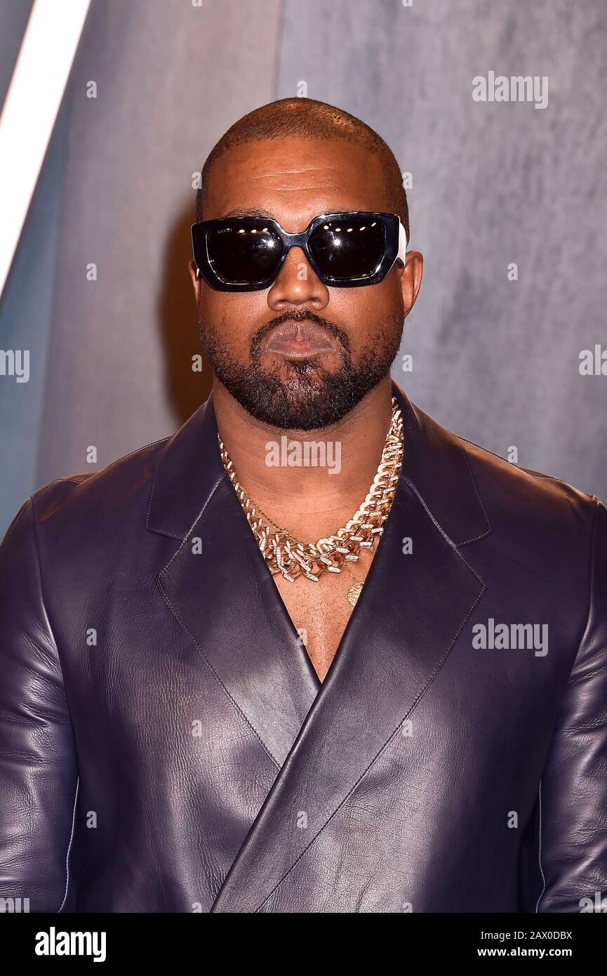 Beverly HILLS, CA - 9. FEBRUAR: Kanye West besucht die Vanity Fair Oscar Party 2020, die Radhika Jones im Wallis Annenberg Center for the Performing Arts am 24. Februar 2019 in Beverly Hills, Kalifornien veranstaltet. Stockfoto