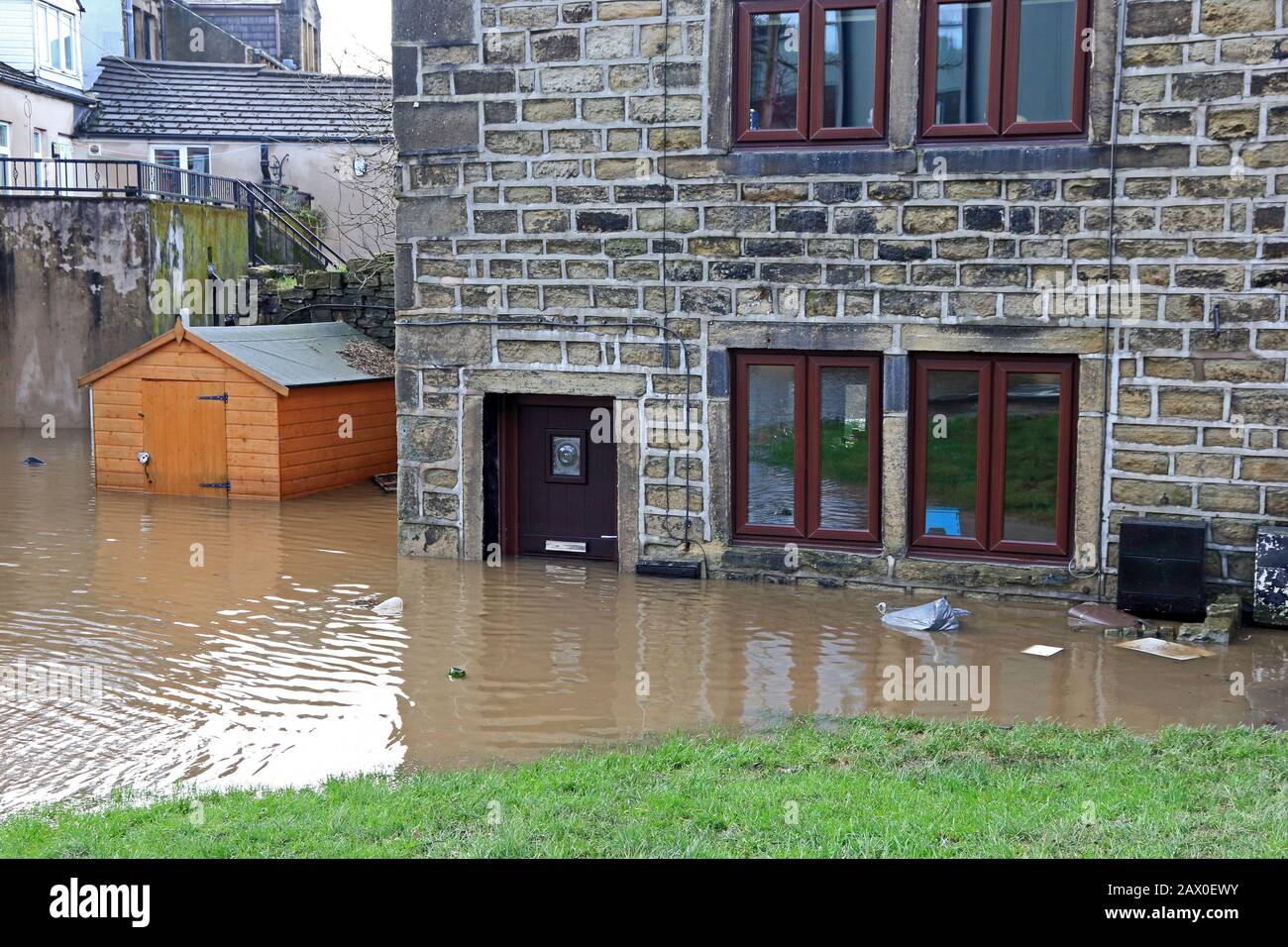 Haus, überschwemmt von der Flut, Mytholmroyd, West Yorkshire 9. Februar 2020 Stockfoto