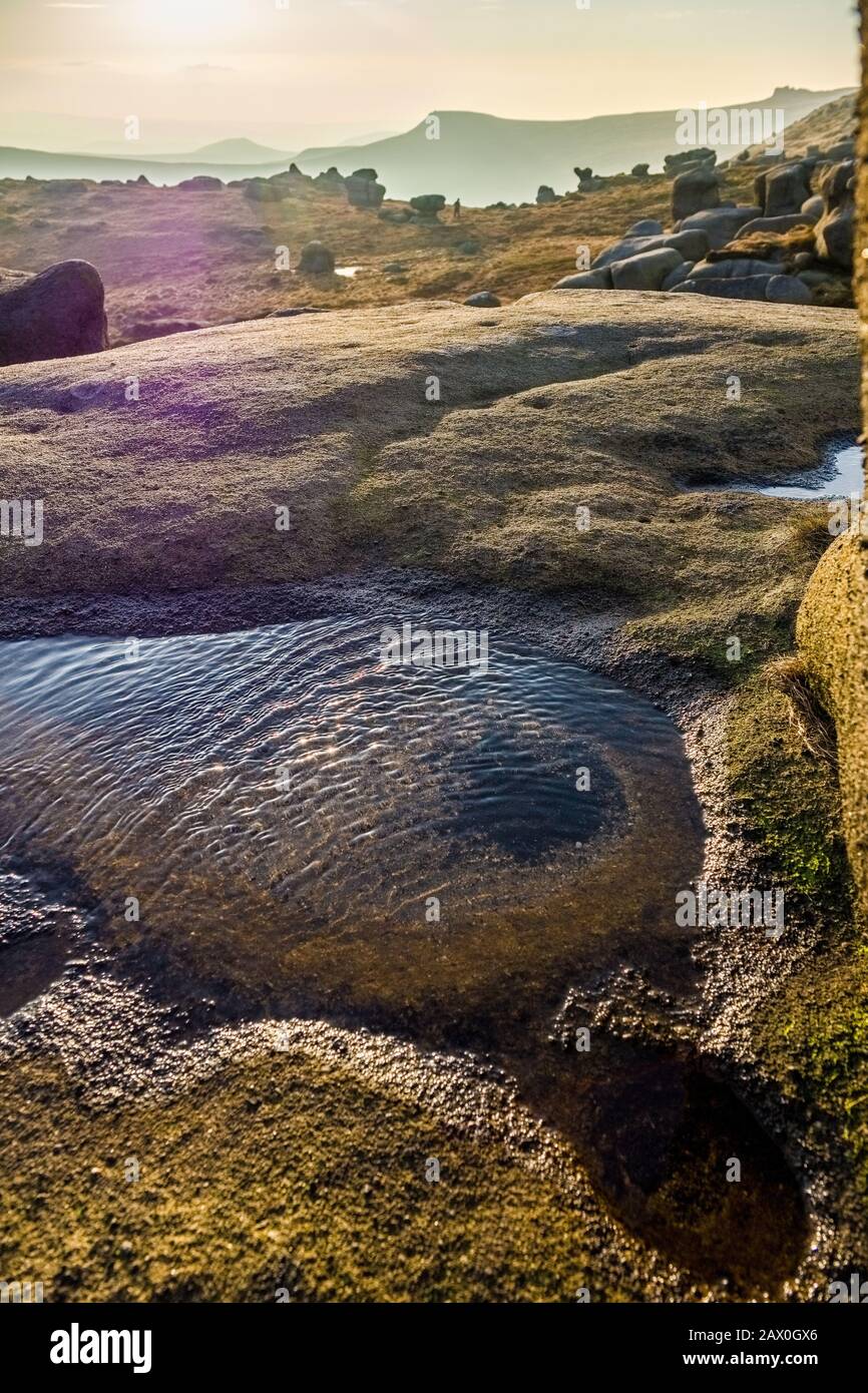 Ein Pony-/Maultierzug, der Waren durch den nepalesischen Himalaya in Dolpo transportiert Stockfoto