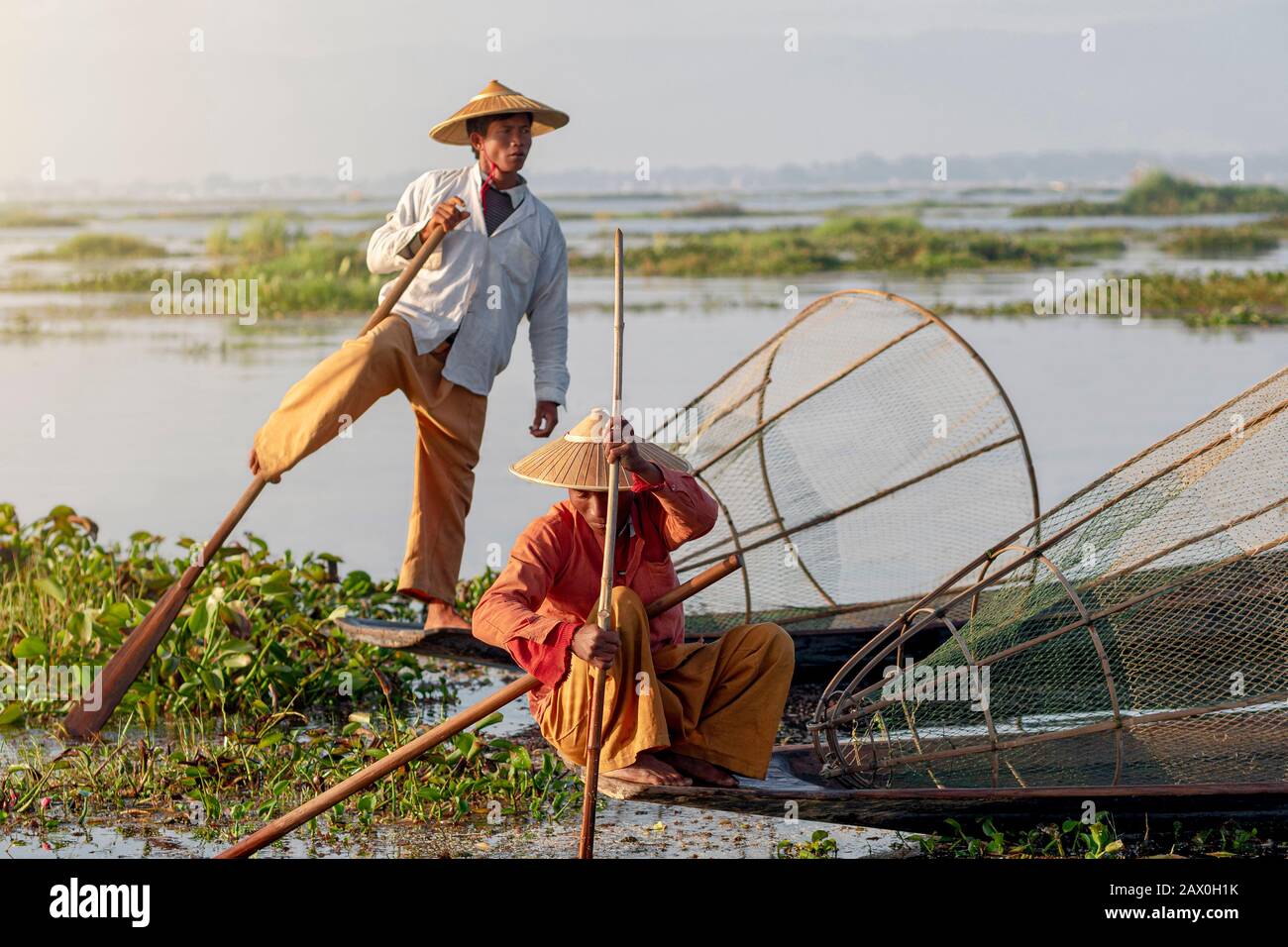 Intha-Fischer am Inle Lake, Shan-Staat, Myanmar (Birma). Stockfoto