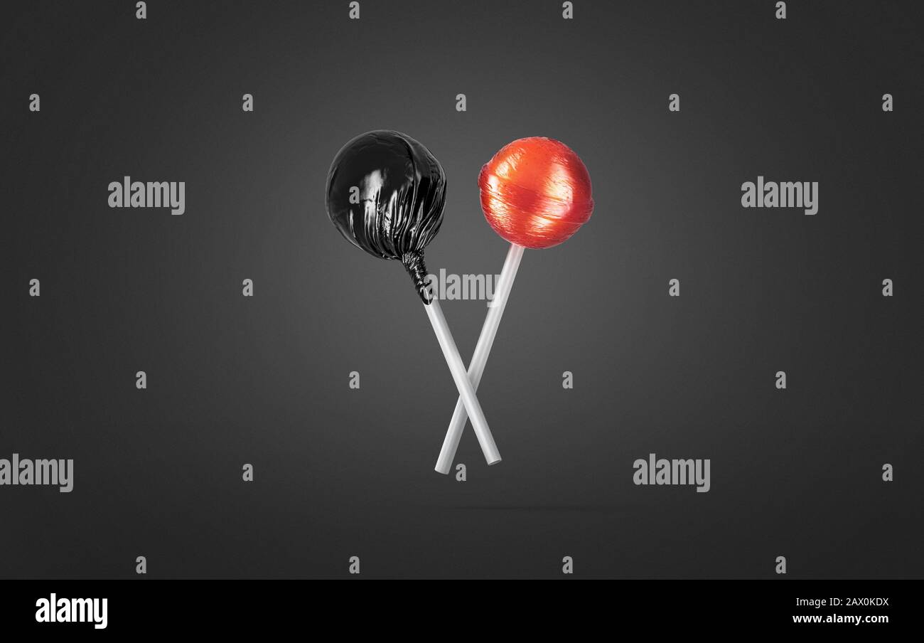Blank zwei Lollipop schwarz Wrapper und Karamell Mockup, keine Schwerkraft Stockfoto Blank zwei Lollipop schwarz Wrapper und Karamell Mockup, keine Schwerkraft Stockfoto