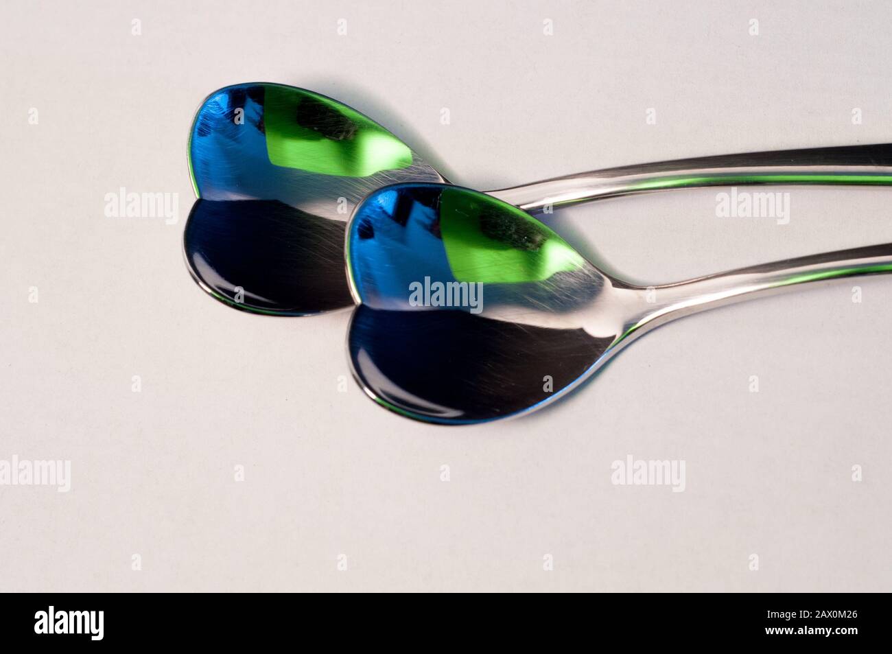 Wintzge alte herzförmige Löffel zum valentinstag Stockfoto