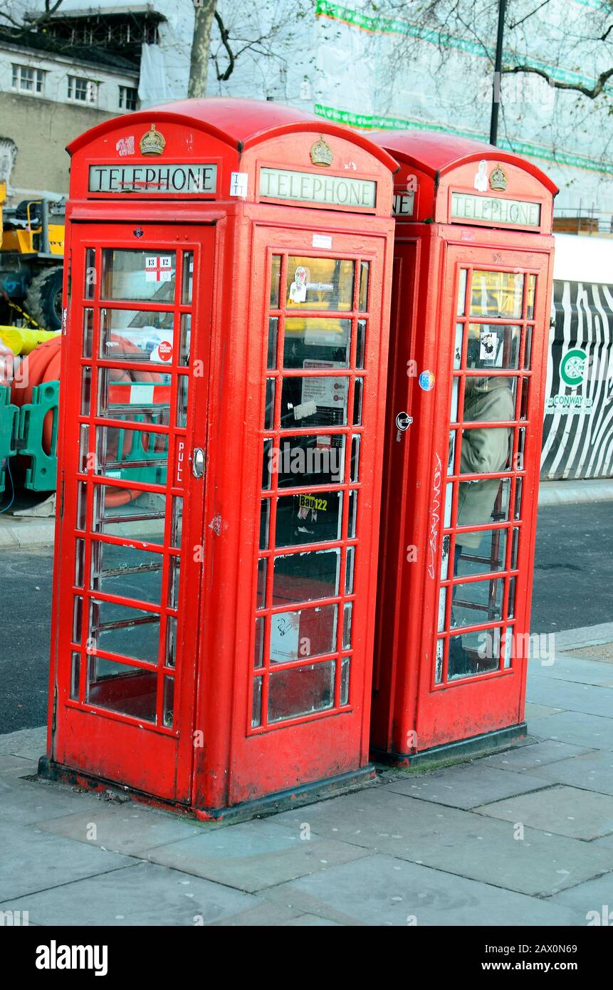 Großbritannien, London, traditionelle Telefonzellen Stockfoto